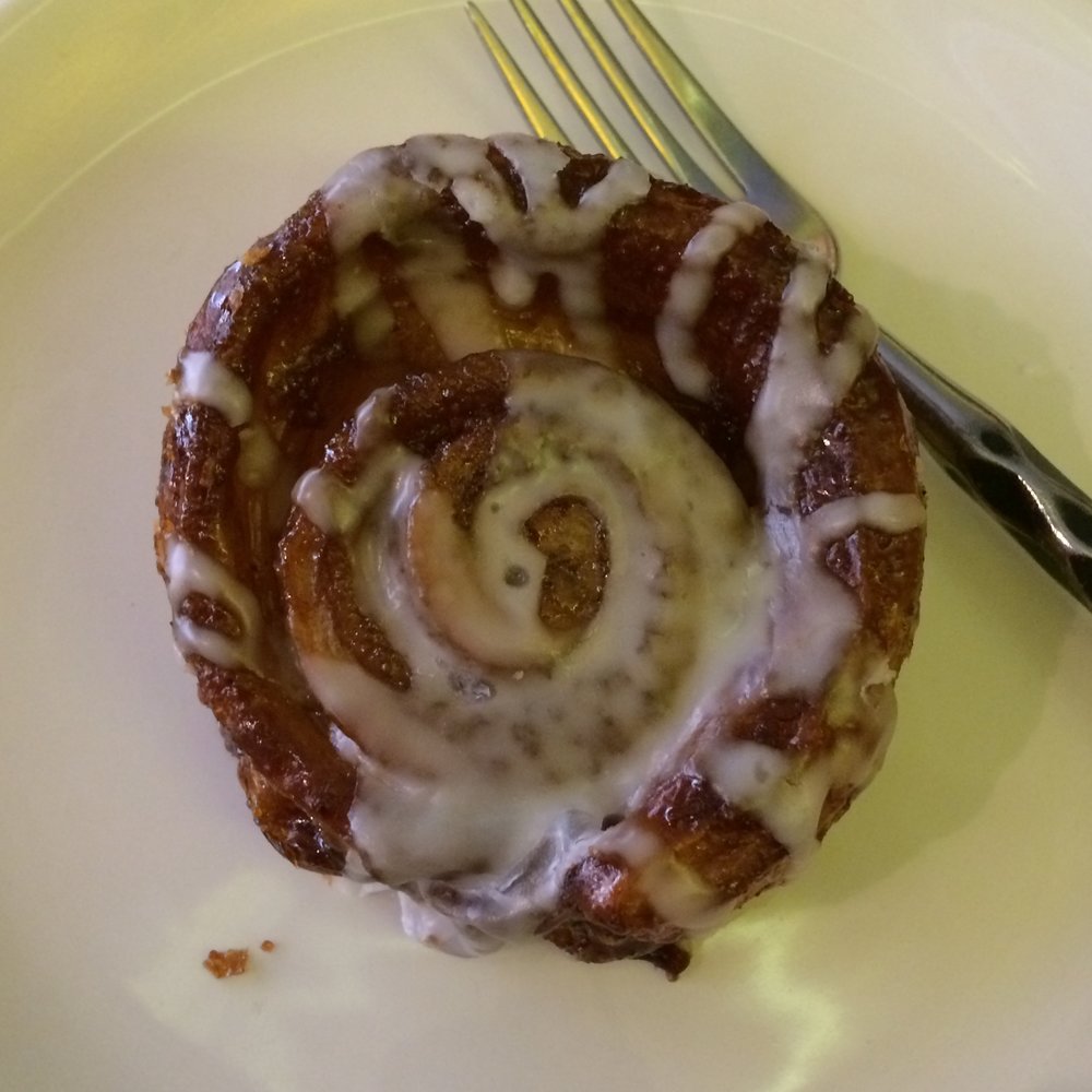  I highly recommend the cinnamon roll. &nbsp;This is my go-to treat. Can't you just taste this? 