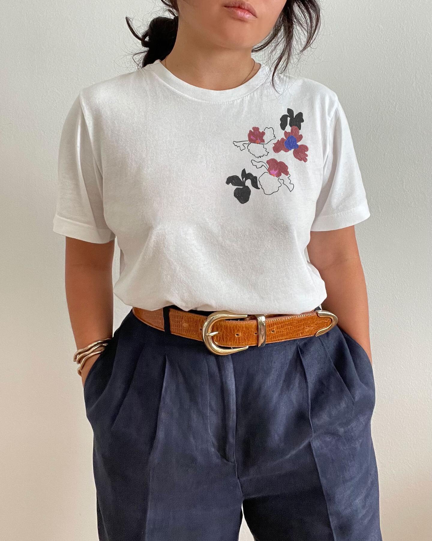 A NEW favorite in the shop&mdash;the Iris tee! Colorful hand drawn Iris flowers taken straight from a page in my sketchbook and made to dance upon your shoulder. ✨ 

Be sure to check out my other new products as part of this drop!

#shopalyssaguerrer