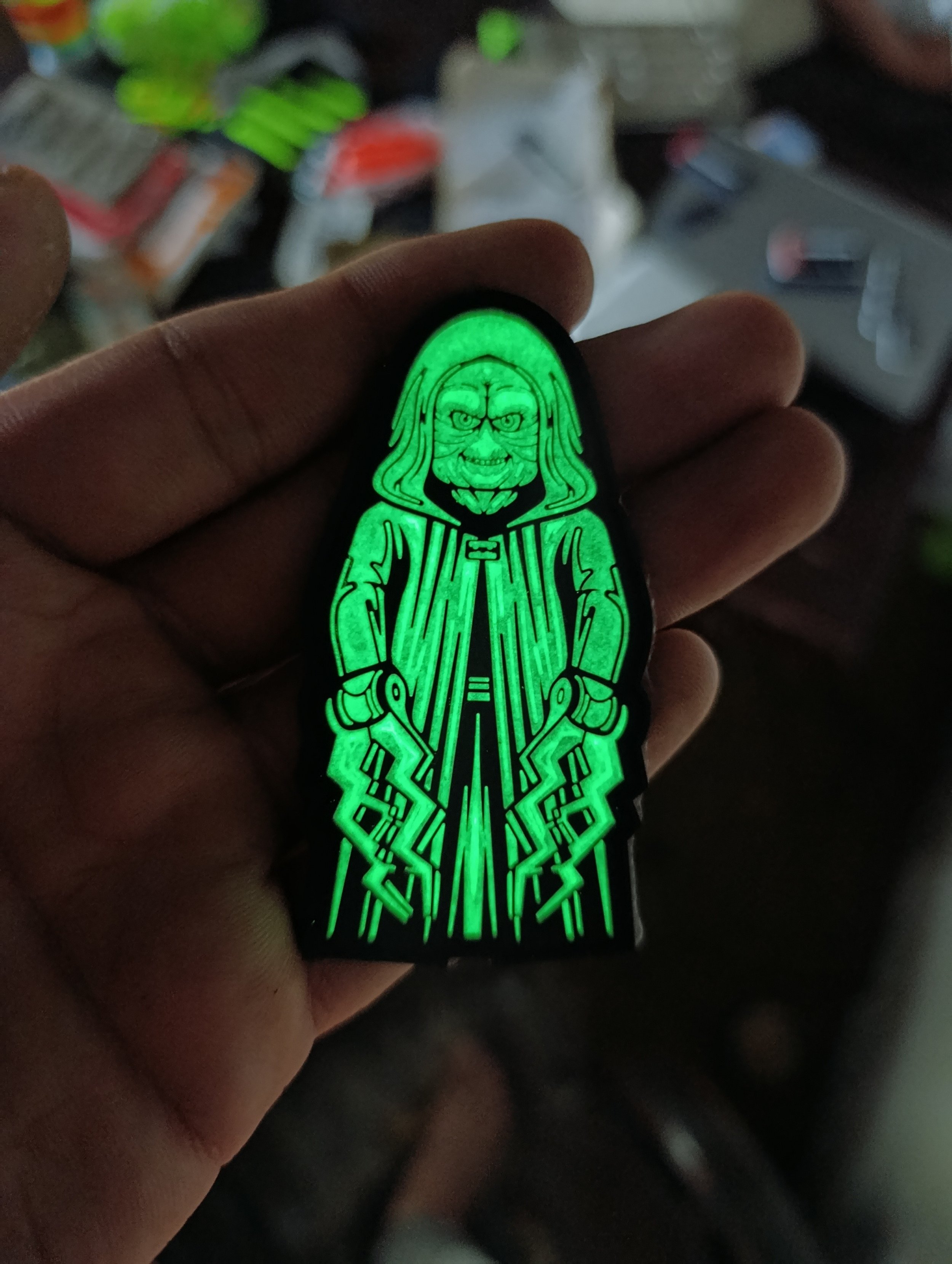 palpatine glow.jpeg