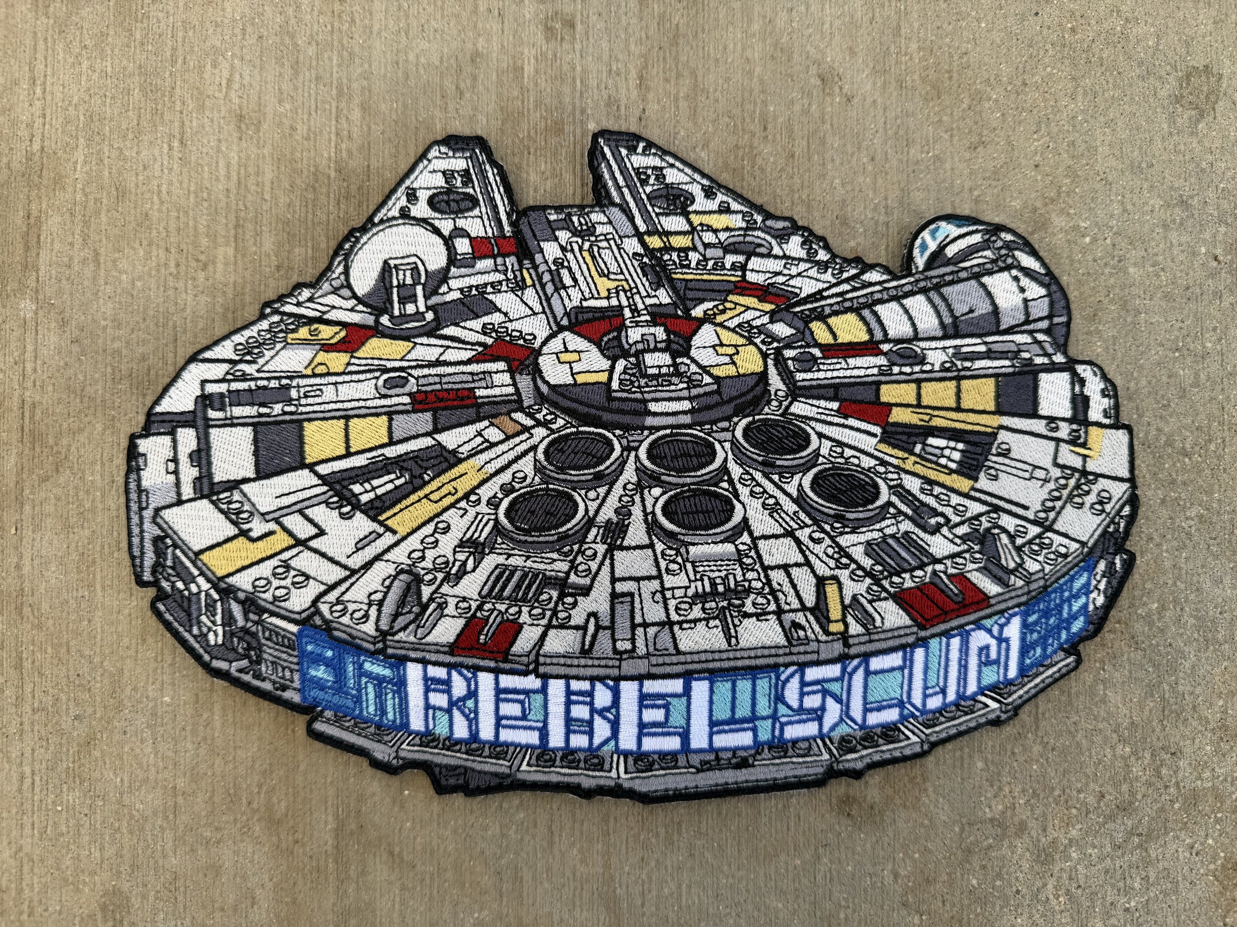 Falcon no backgroundf.jpeg