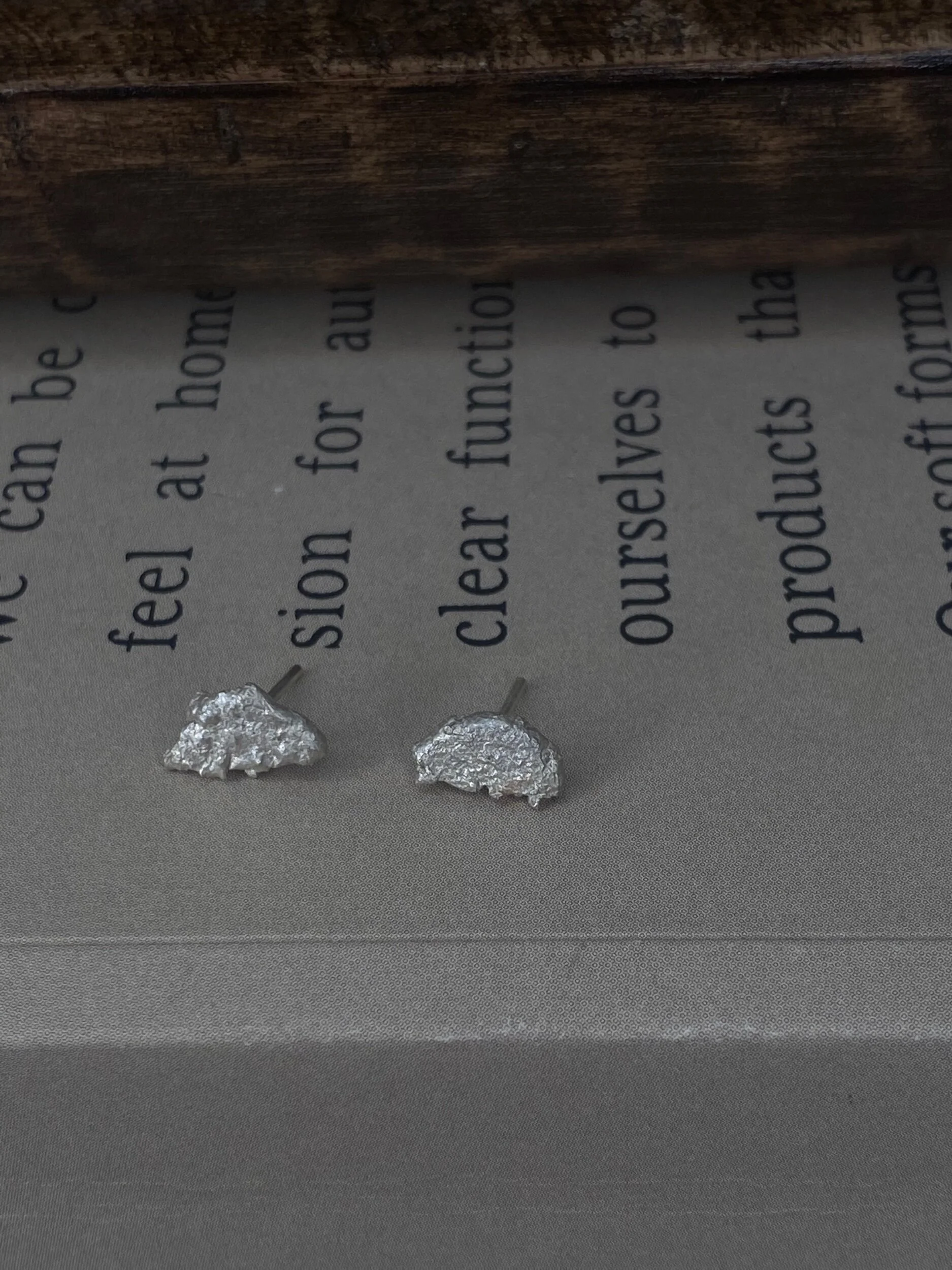 EC7591FC-87B0-47F9-8D6A-0D1CC8ADC9B6