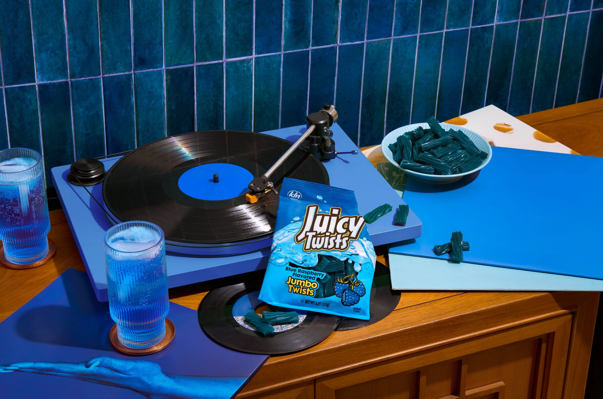 JT_STOREFRONT_BLUEBERRY_RAZZ_01_NJ.jpg
