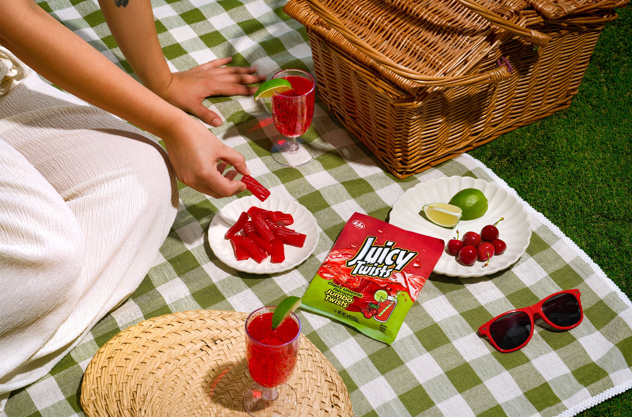JT_STOREFRONT_CHERRYLIMADE_02_NJ.jpg