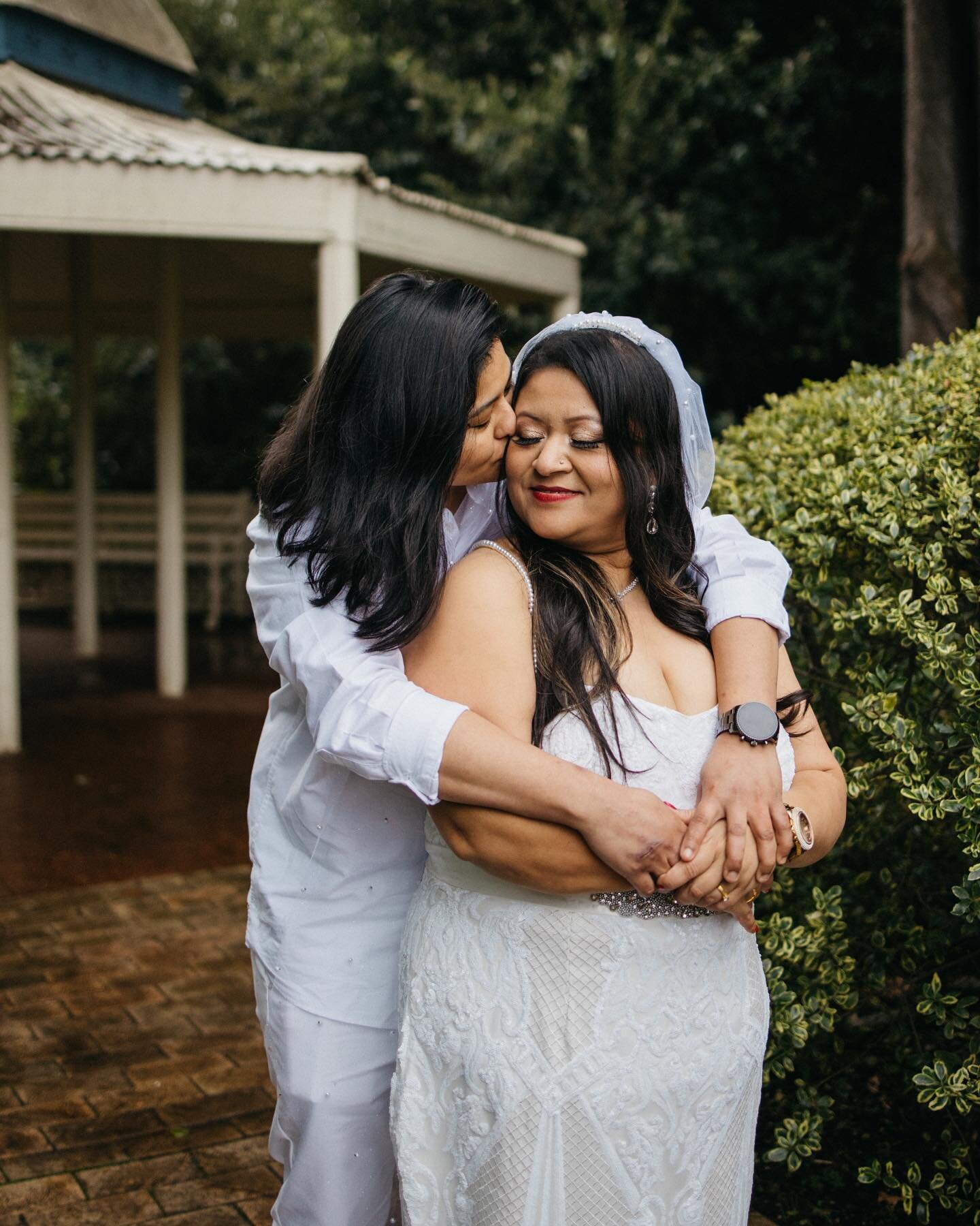 G&rsquo;day LOVERS! Getting married? You&rsquo;ve come to the right place! 

I want you to think forward... to the years ahead of now... How are you going to remember your wedding day?

 You deserve quality professional photographs to document the jo