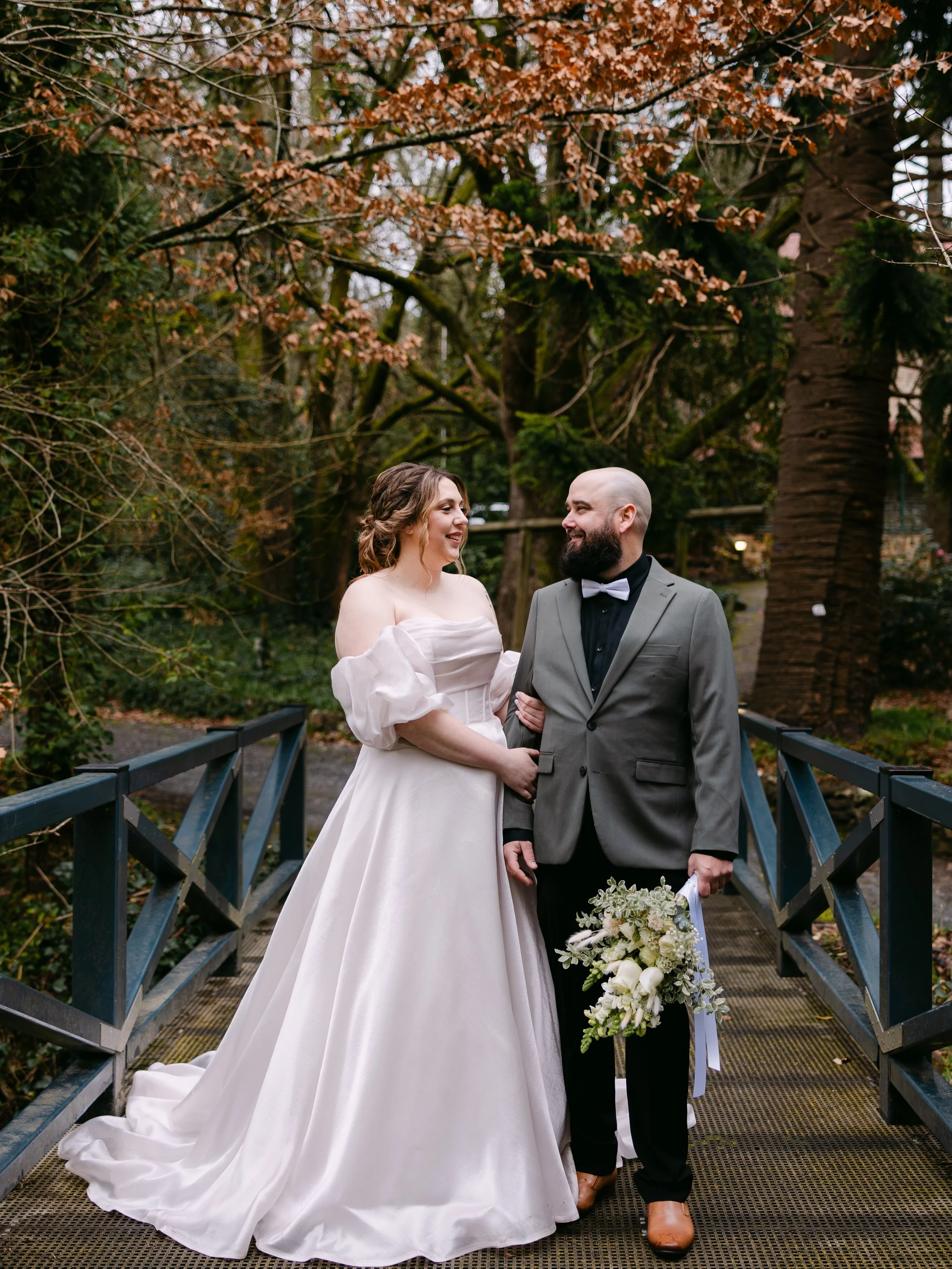 Tara + Gary - the sweetest two 💕
Nothing will beat the feeling of rocking up and feeling like you&rsquo;ve already known everyone for years 

Celebrant - @haidee_the_celebrant 
Videography - @craigburn_media_weddings 
Flowers - @foxandflowercollecti
