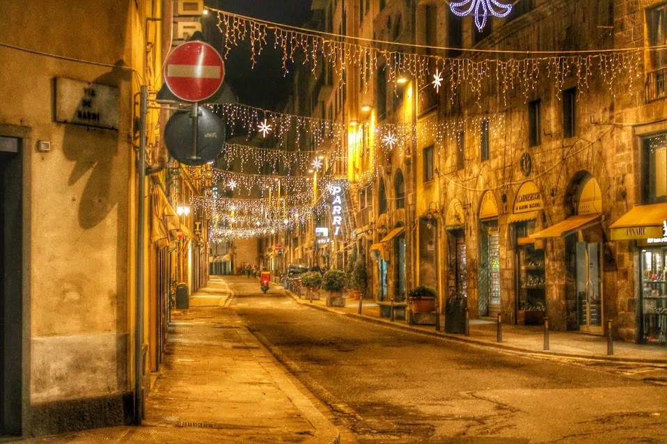HDR alley.JPG
