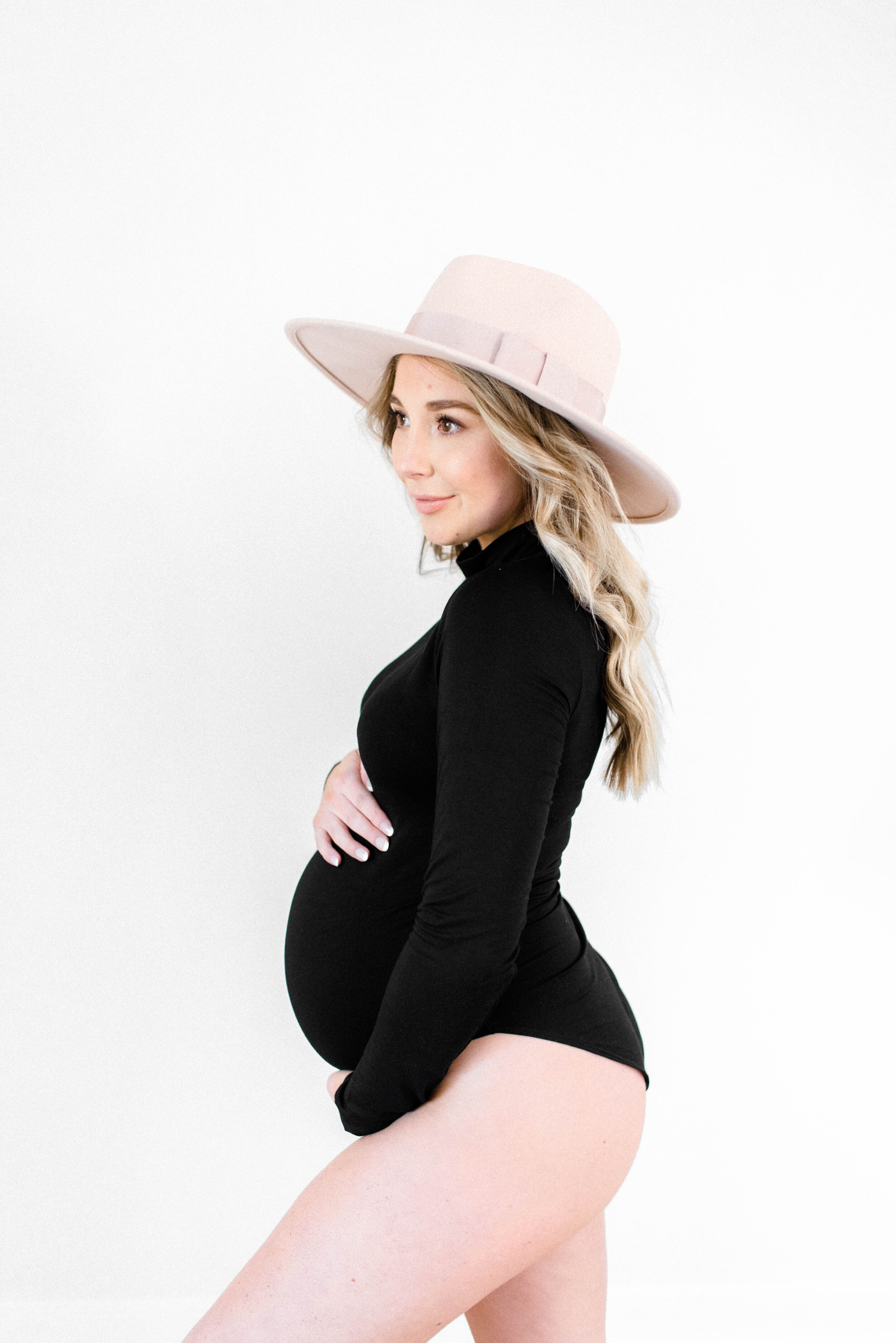 What to Wear for Maternity Photos — Anna Elizabeth