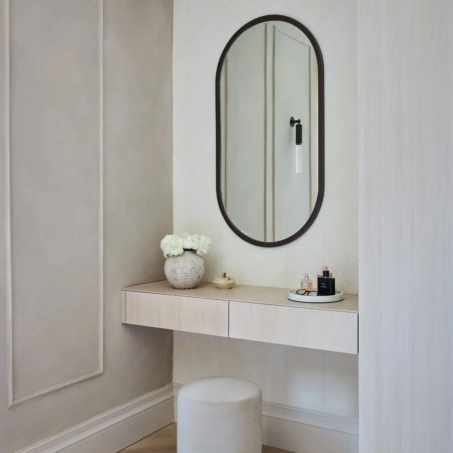 &bull; R E T R E A T &bull;

The brief given to us for this lovely master suite was to create a sanctuary, a retreat from our clients' busy lives where they could truly relax and rejuvenate the soul.
To keep clutter at bay we designed minimalist ward