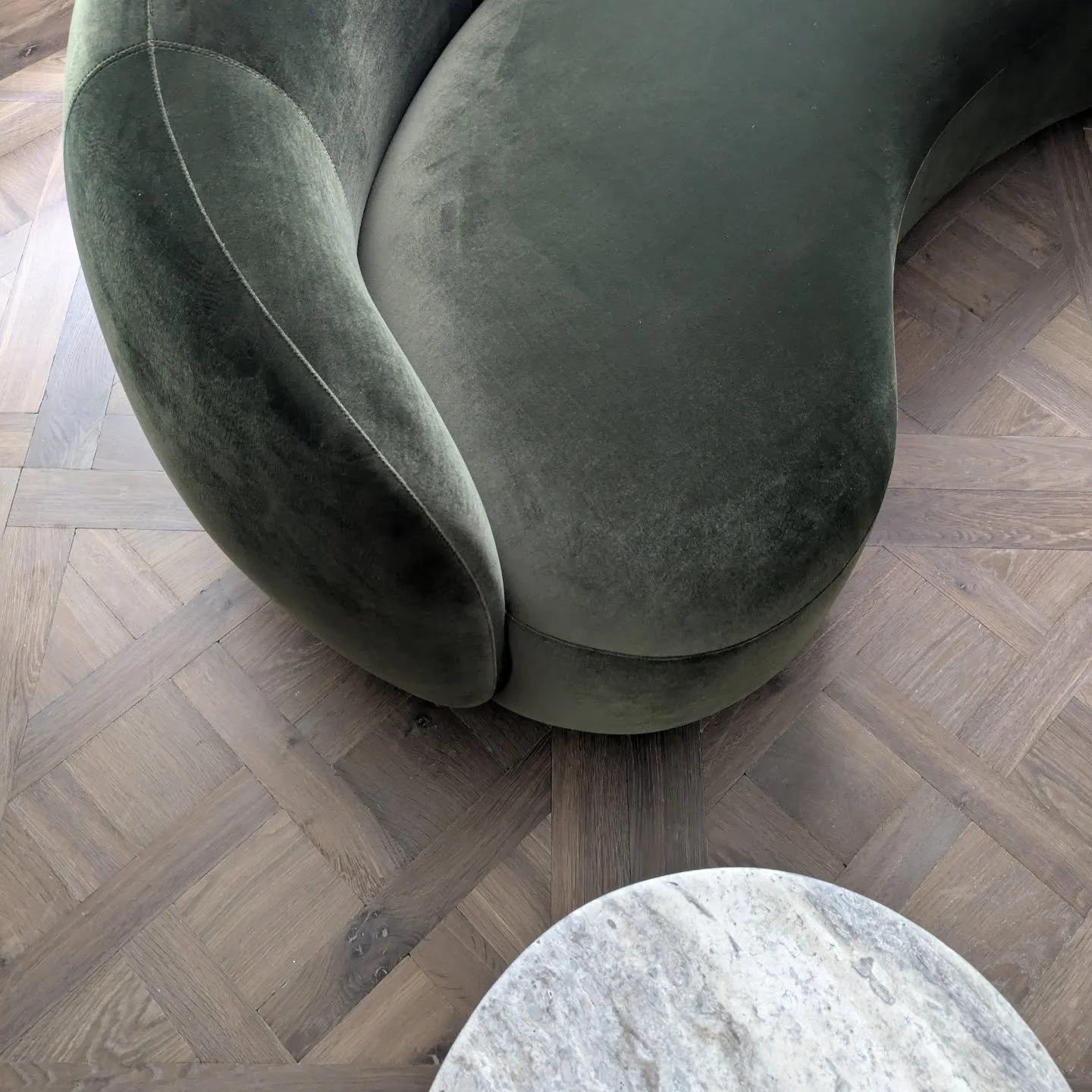 &bull; T E X T U R E S &bull;

A lovely shot of some of my favourite textures from our West Hampstead project. Details, layered materials and textures very much lead my design process, after all a home is and should be a tactile thing. 
.
.
.
#vevesi