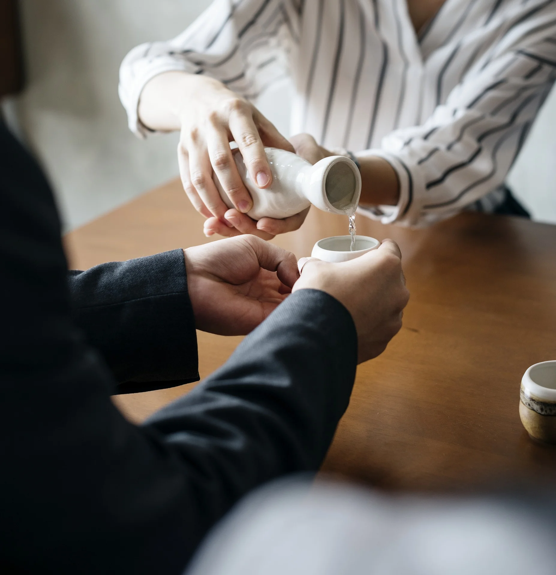 sake-pour.jpg