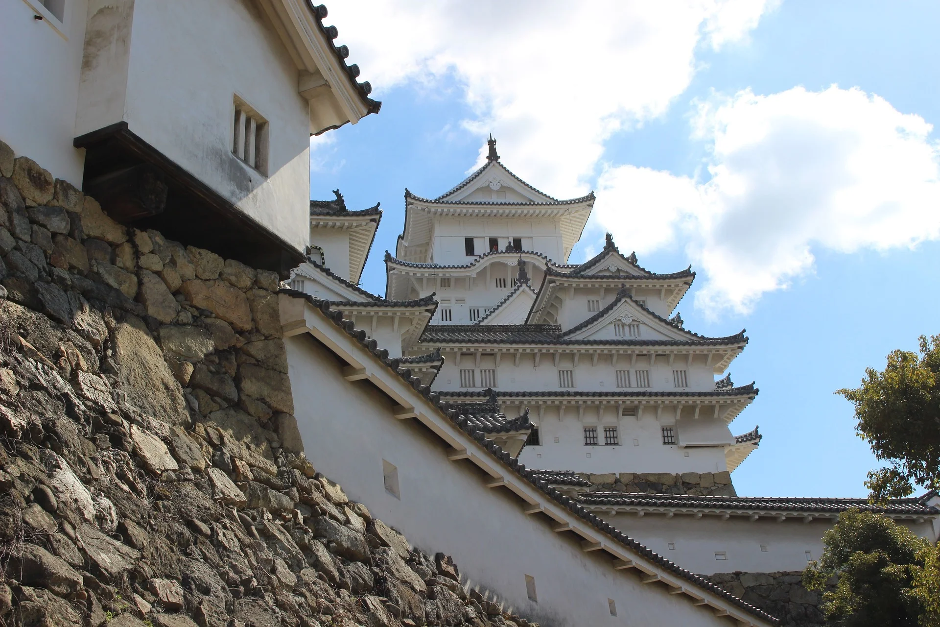 himeji-castle-walls.jpg