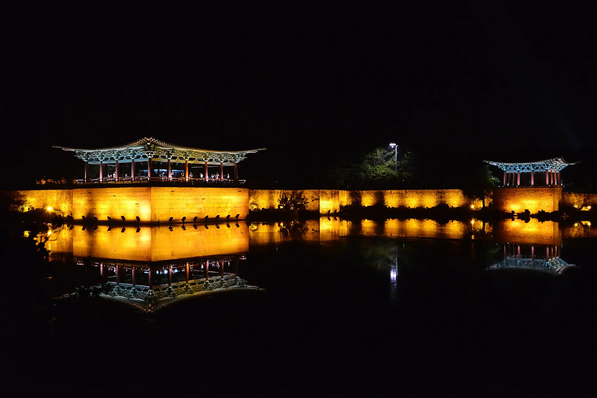 night-view-palace-donggung.jpg