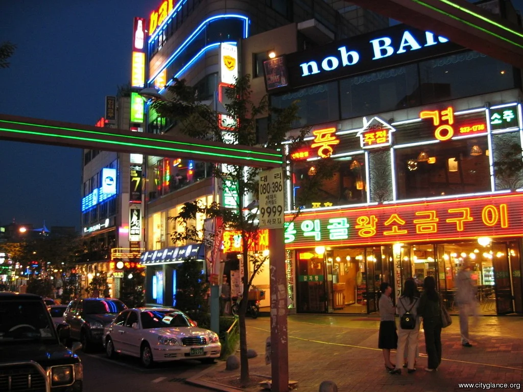 hong-night-worldneighborhoods.com:.jpg