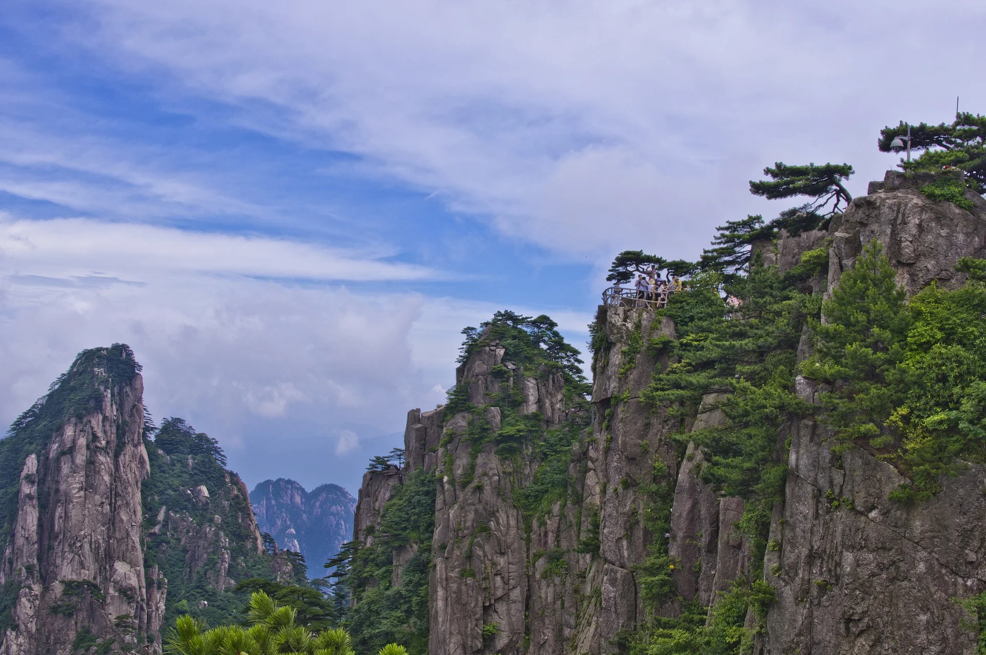 huangshan-cliffs.jpg
