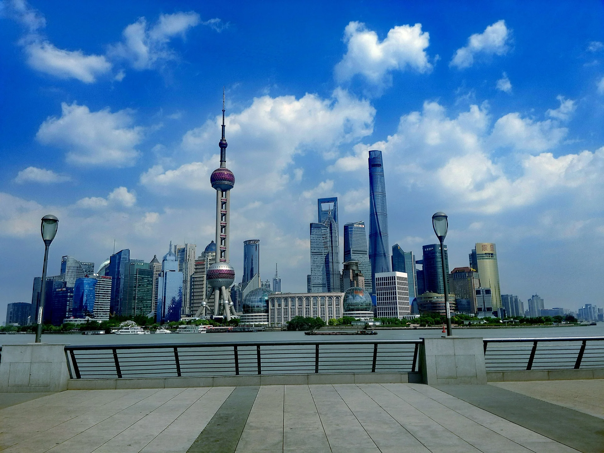 shanghai-bund-huangpu.jpg