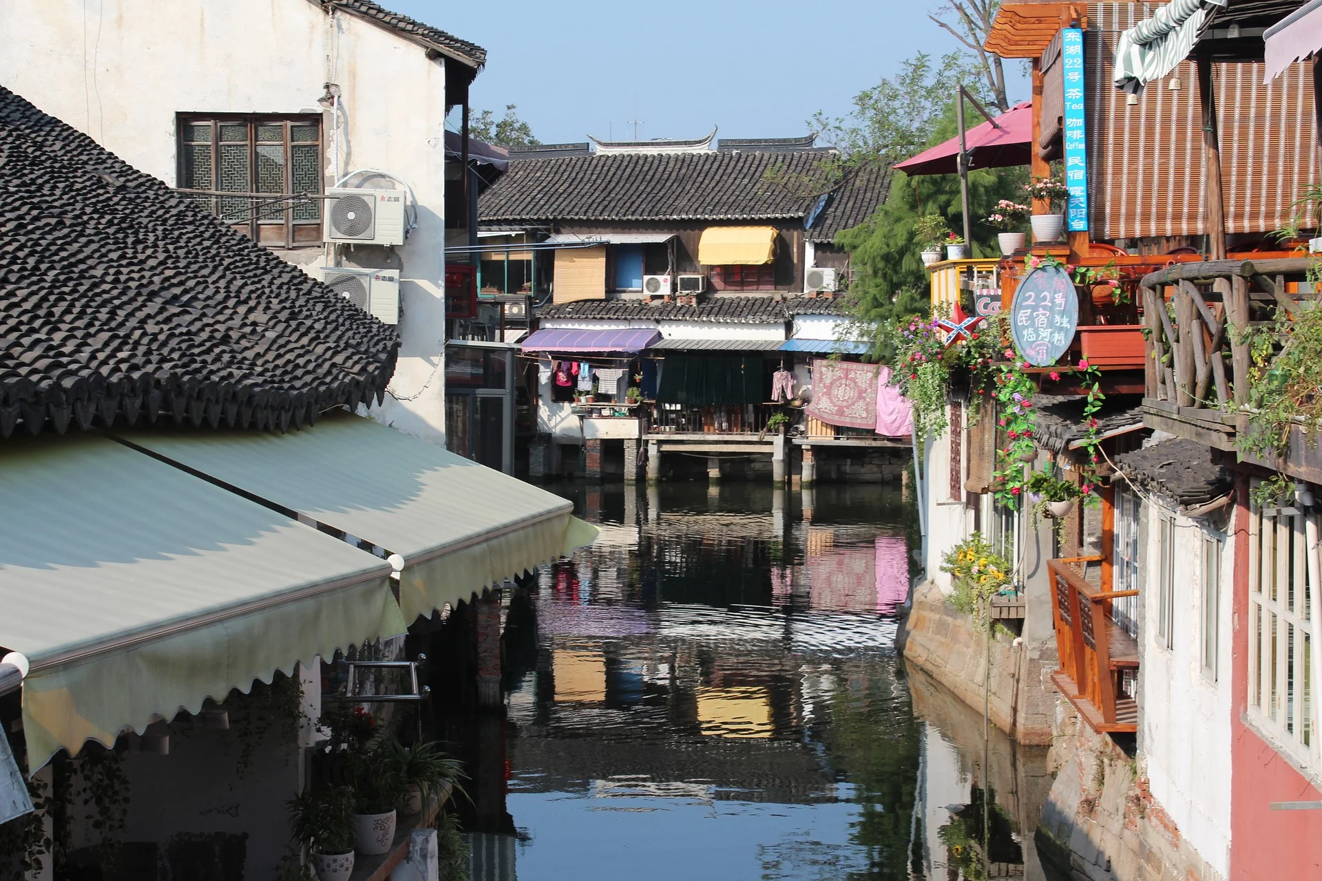 zhujiajiao-canal.jpg