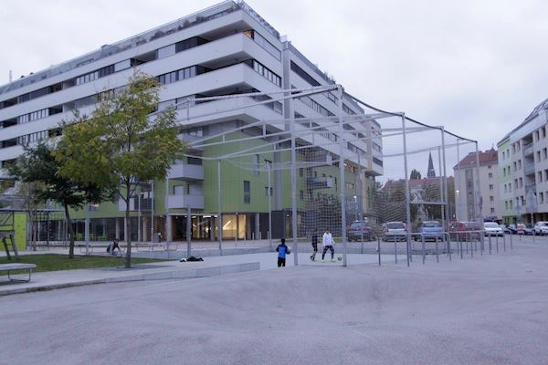 Ihriská by nemali byť hrôzostrašné klietky, Viedeň