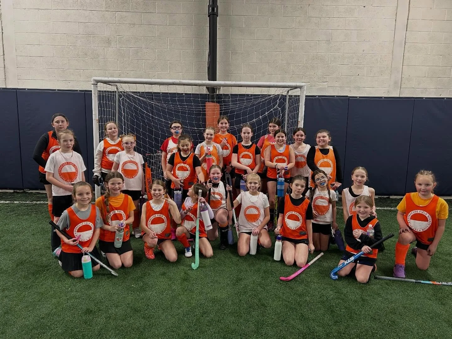 Best way to end the winter session! 🧡🏑

Thanks @evolvefieldhockey for playing us!!

We love watching each player grow and learn! We can&rsquo;t wait for spring session to start!! 🤍🏑