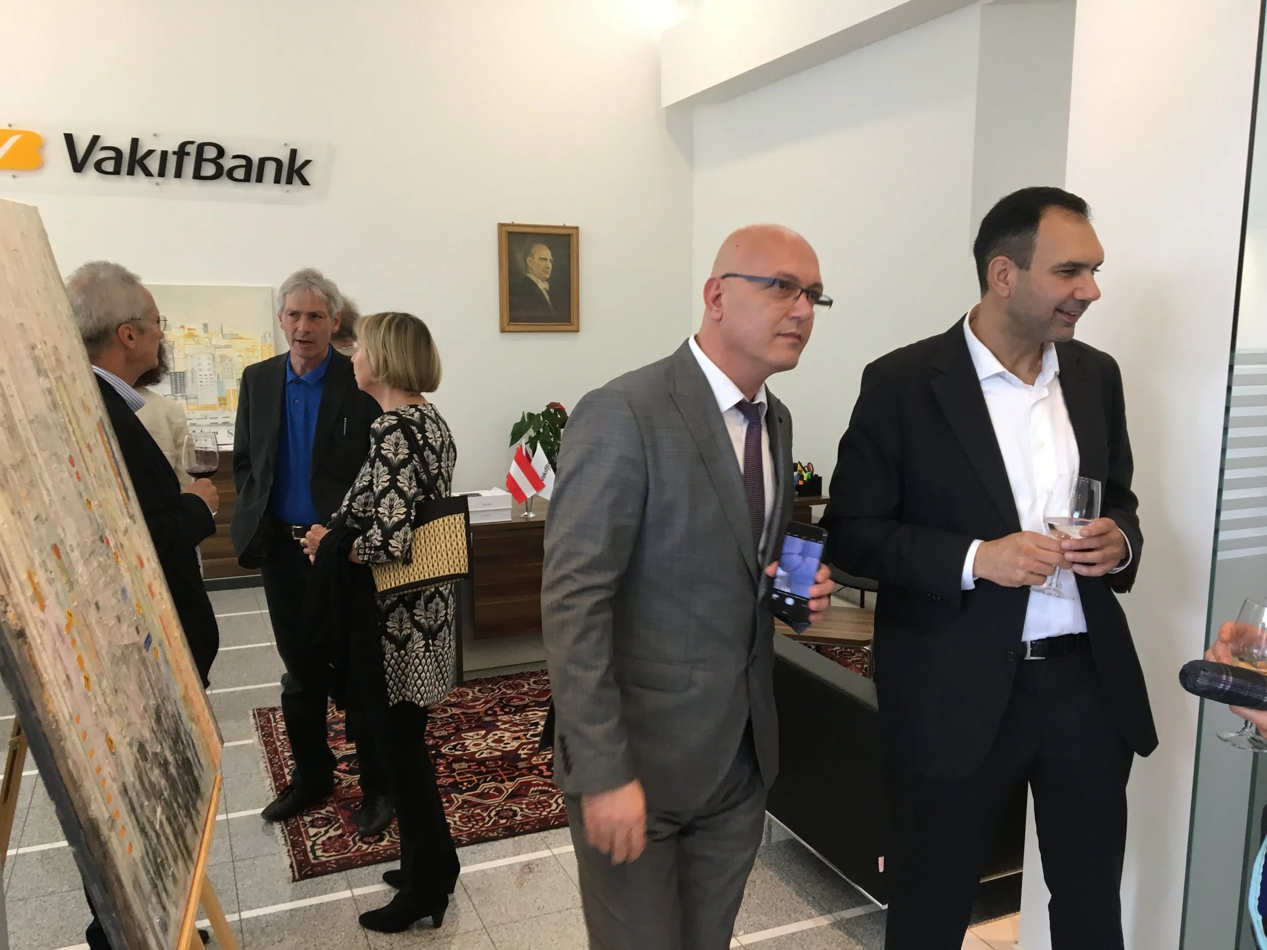 Filialleiter der Vakifbank am Schubertring, Herr Coskun Tansel