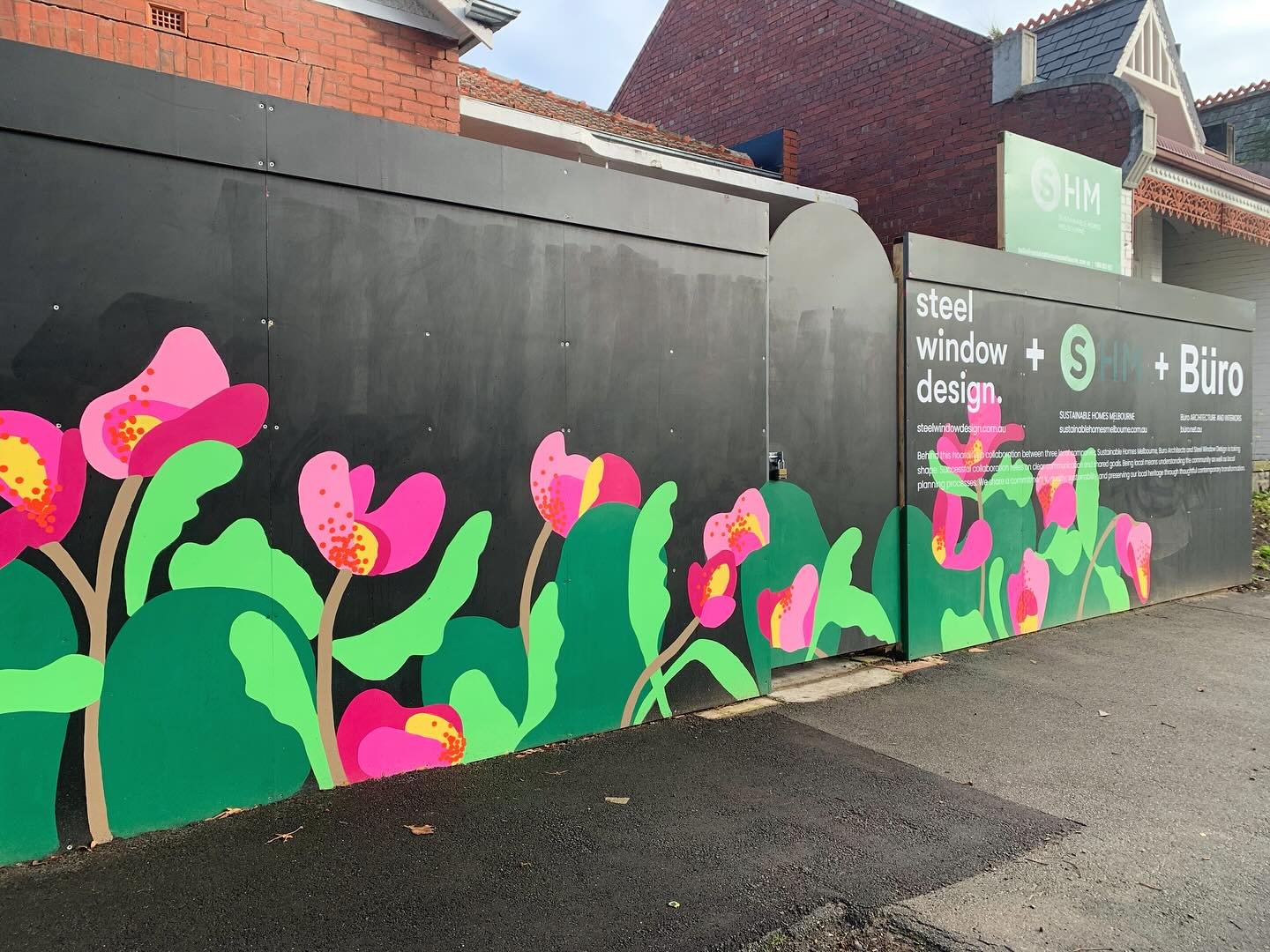 Rathdowne street Collaboration on site @steelwindowdesign @sustainablehomesmelbourne #buroarchitects #rathdownevillage @krneta.com.au hoarding by @heynicemurals @alphalewissigns thanks guys