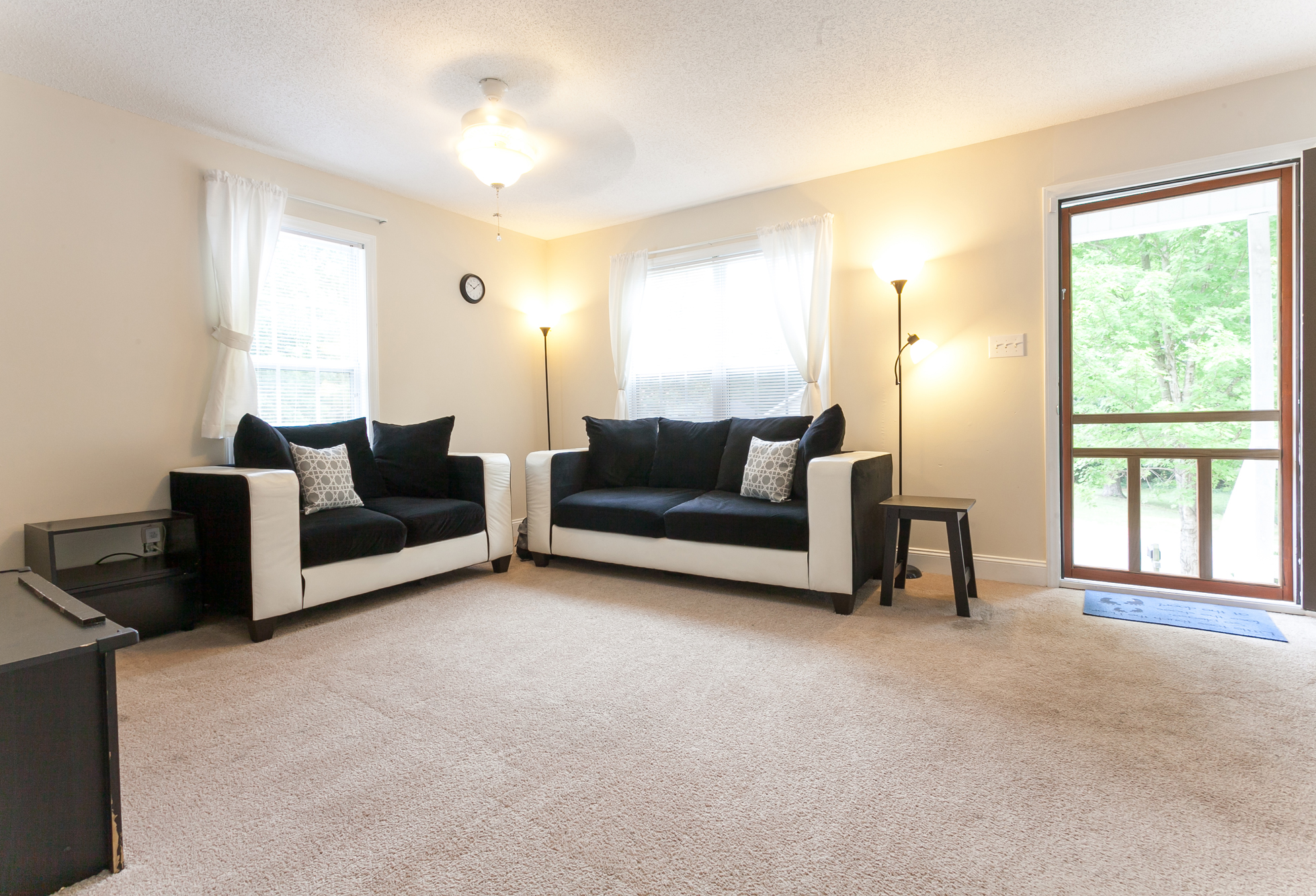 web2207NorthOakRidgeBlvd_007.jpg