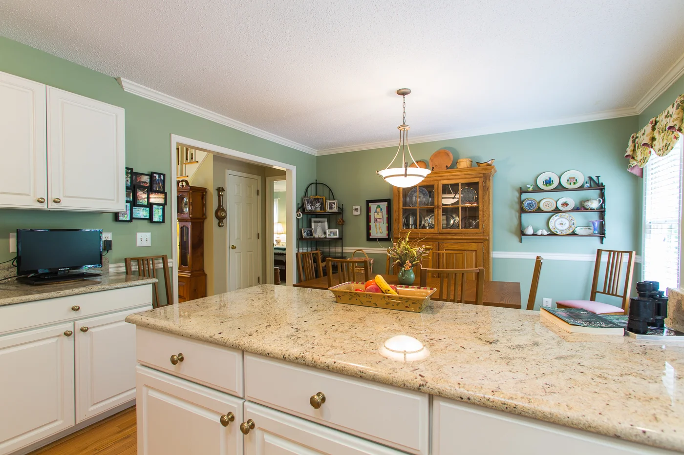 170808_AB_Inhabit_3217Deerchase_0061_mls.jpg