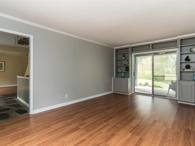 008_ Family Room.jpg