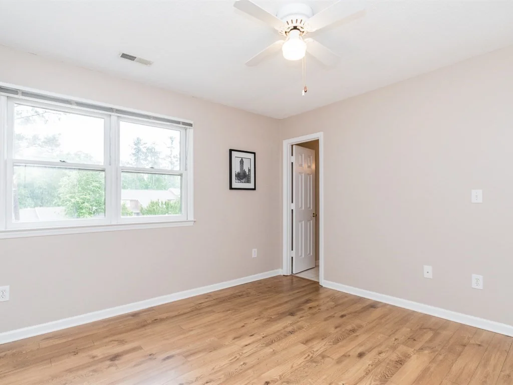 019_Third Bedroom.jpg