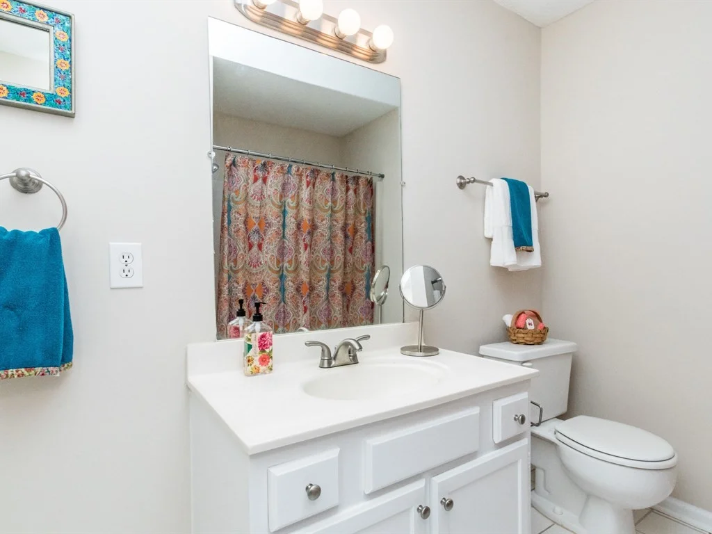 020_Third Bedroom Bath.jpg