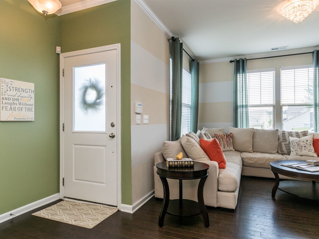 003_Entry Foyer.jpg