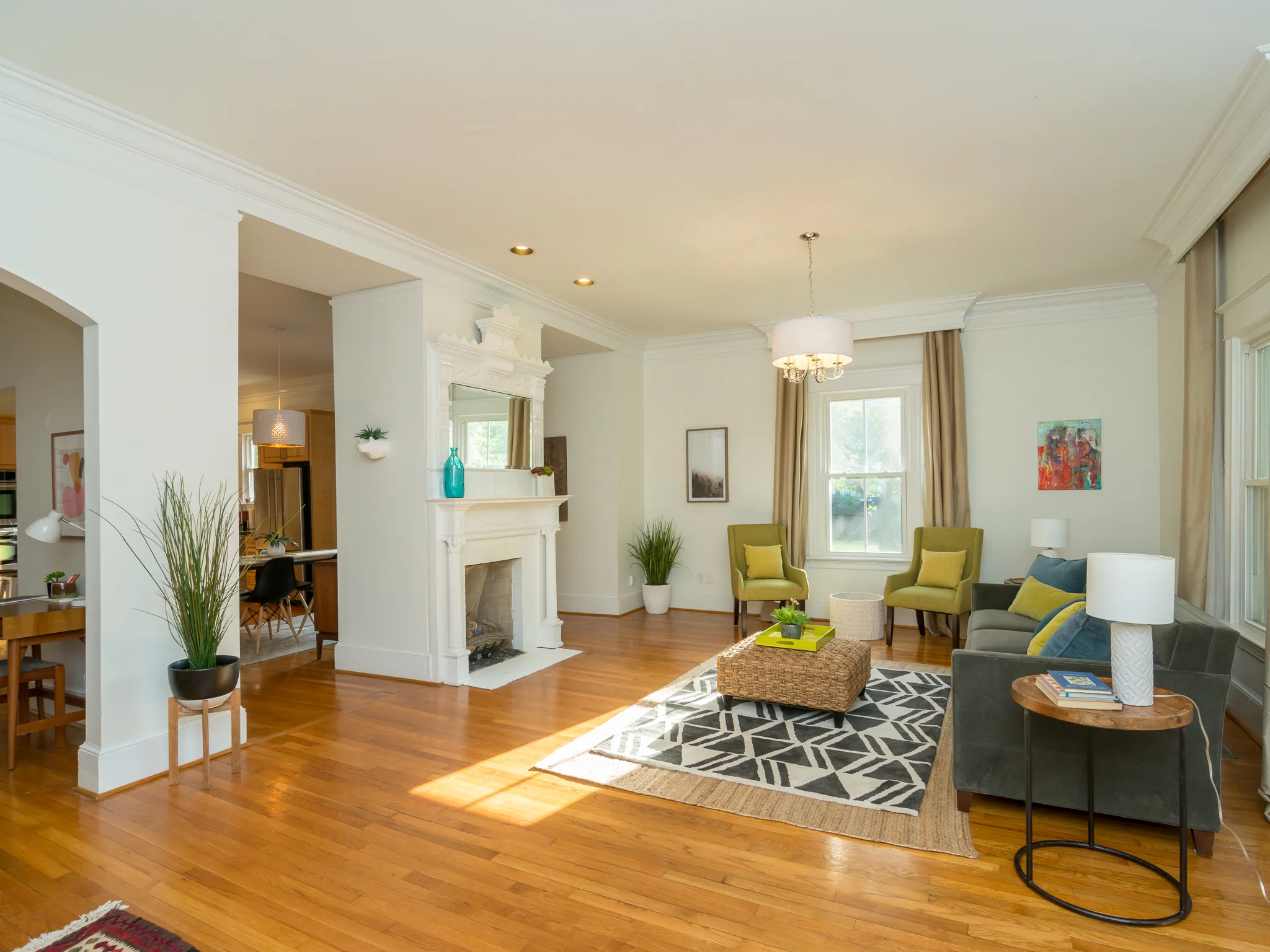 120 E Lynch St-20.jpg