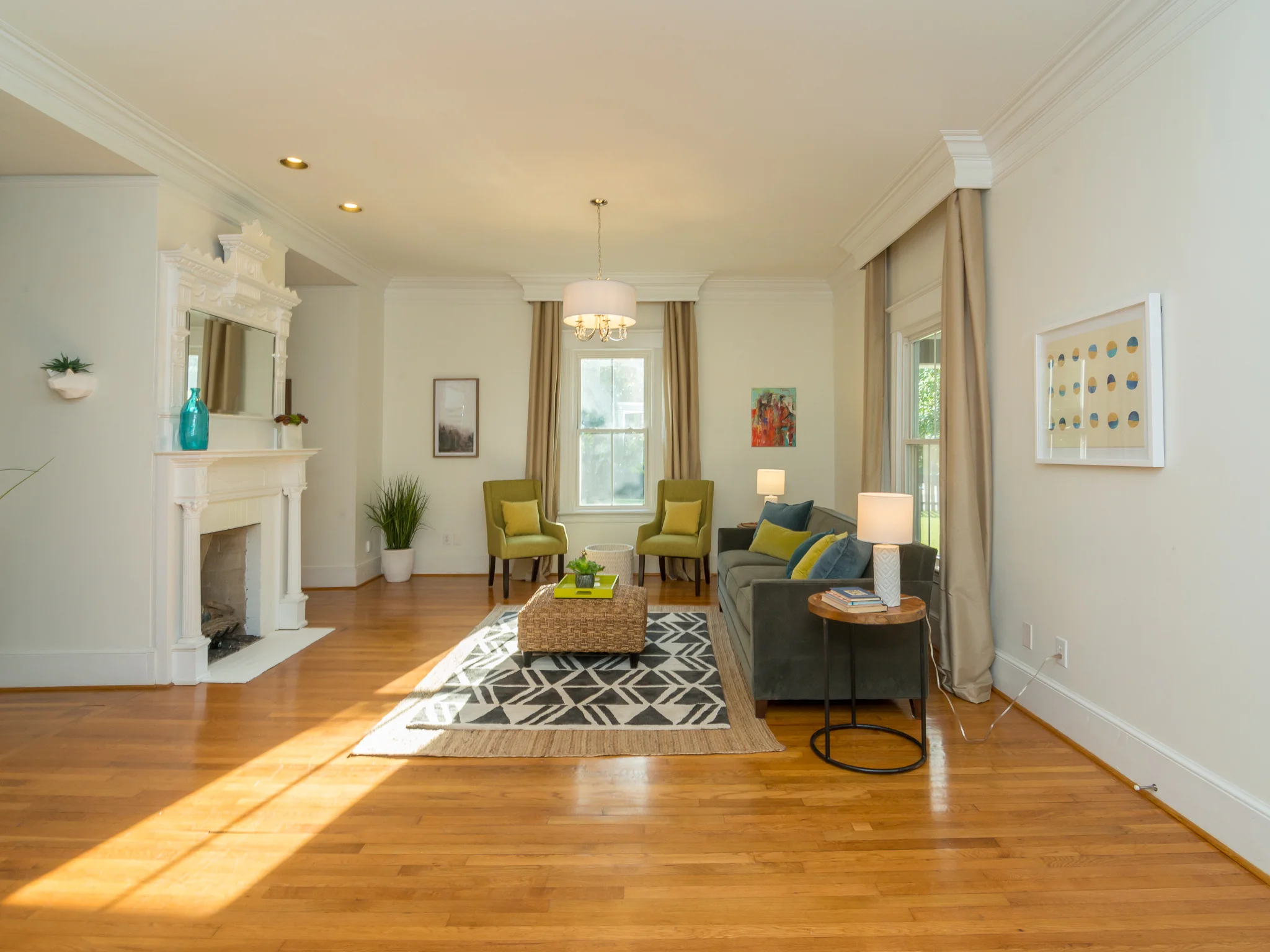 120 E Lynch St-30.jpg