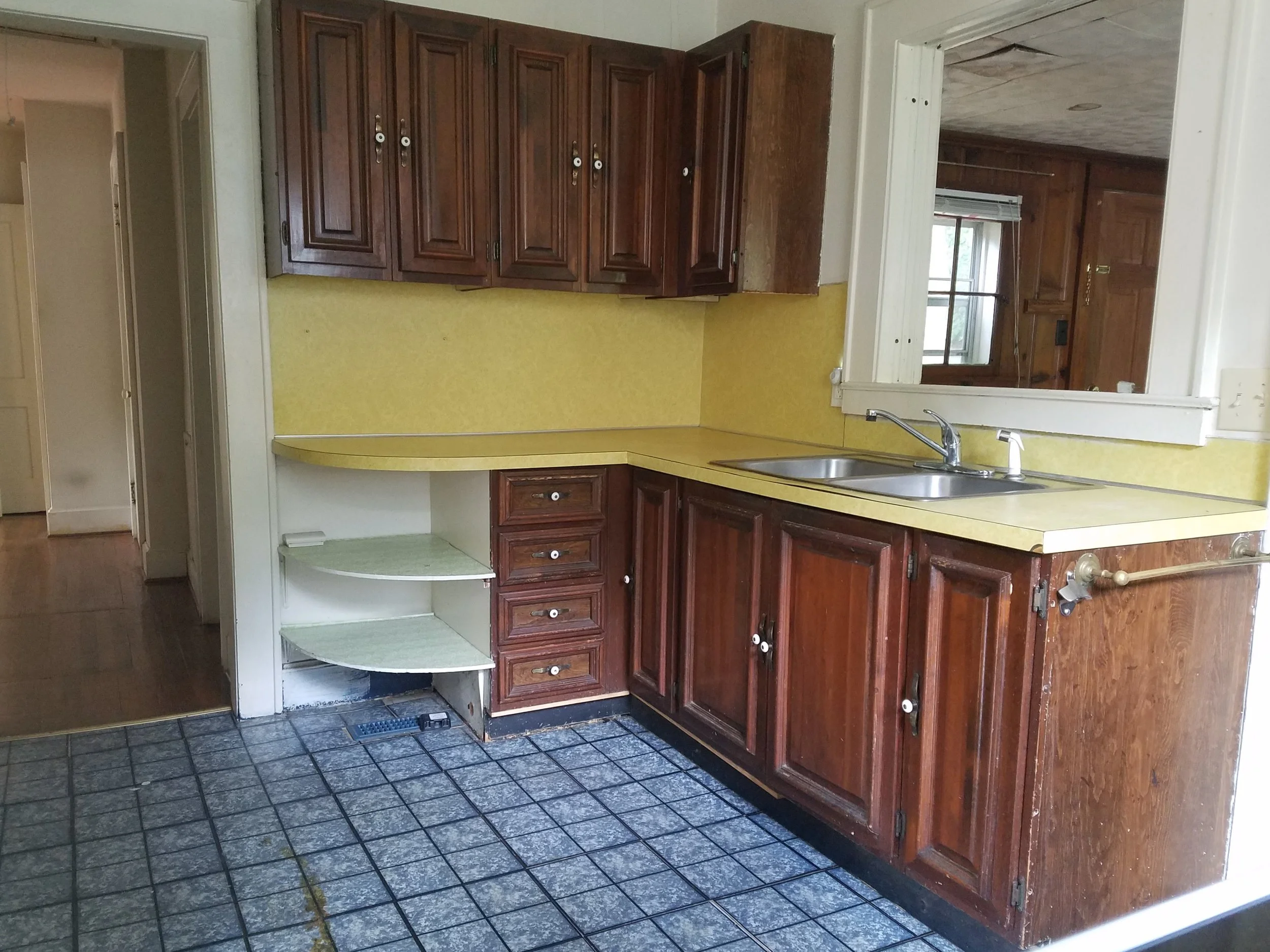 Kitchen 1_1719 Shawnee.jpg