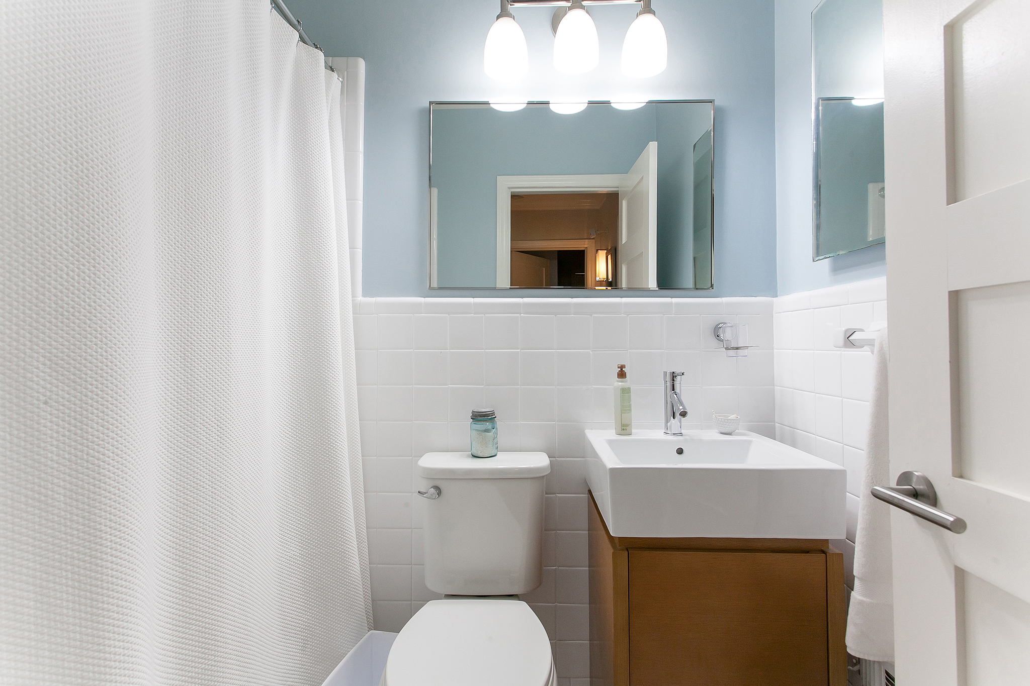 Hall Bath.jpeg
