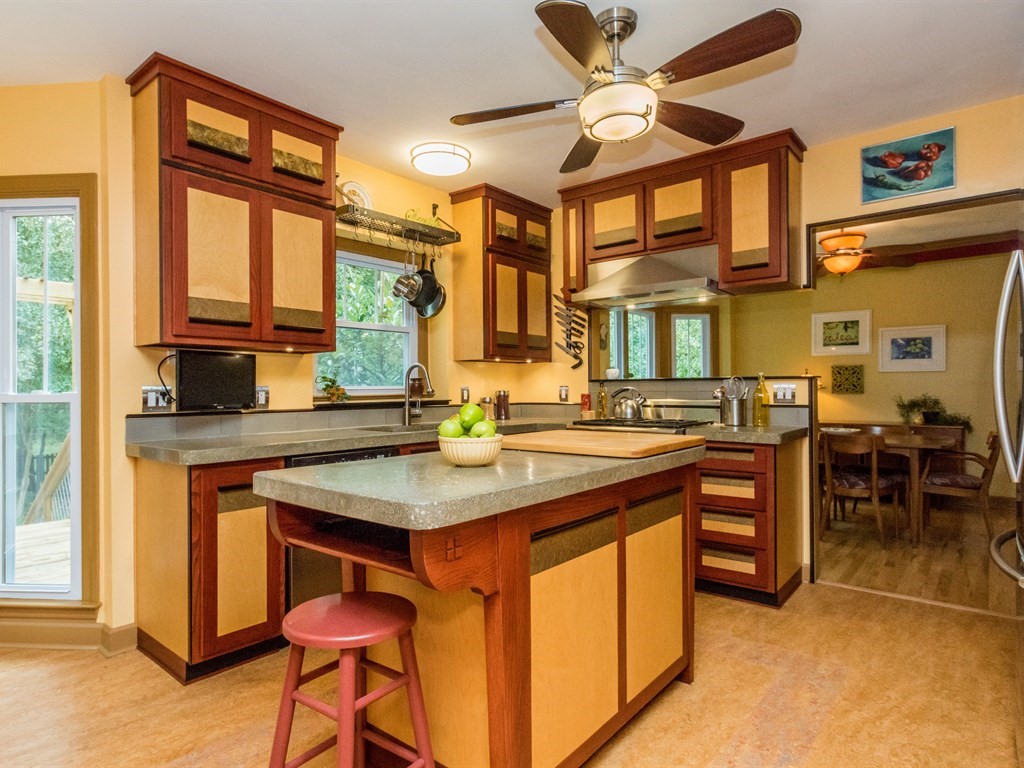 009_ Kitchen.jpg