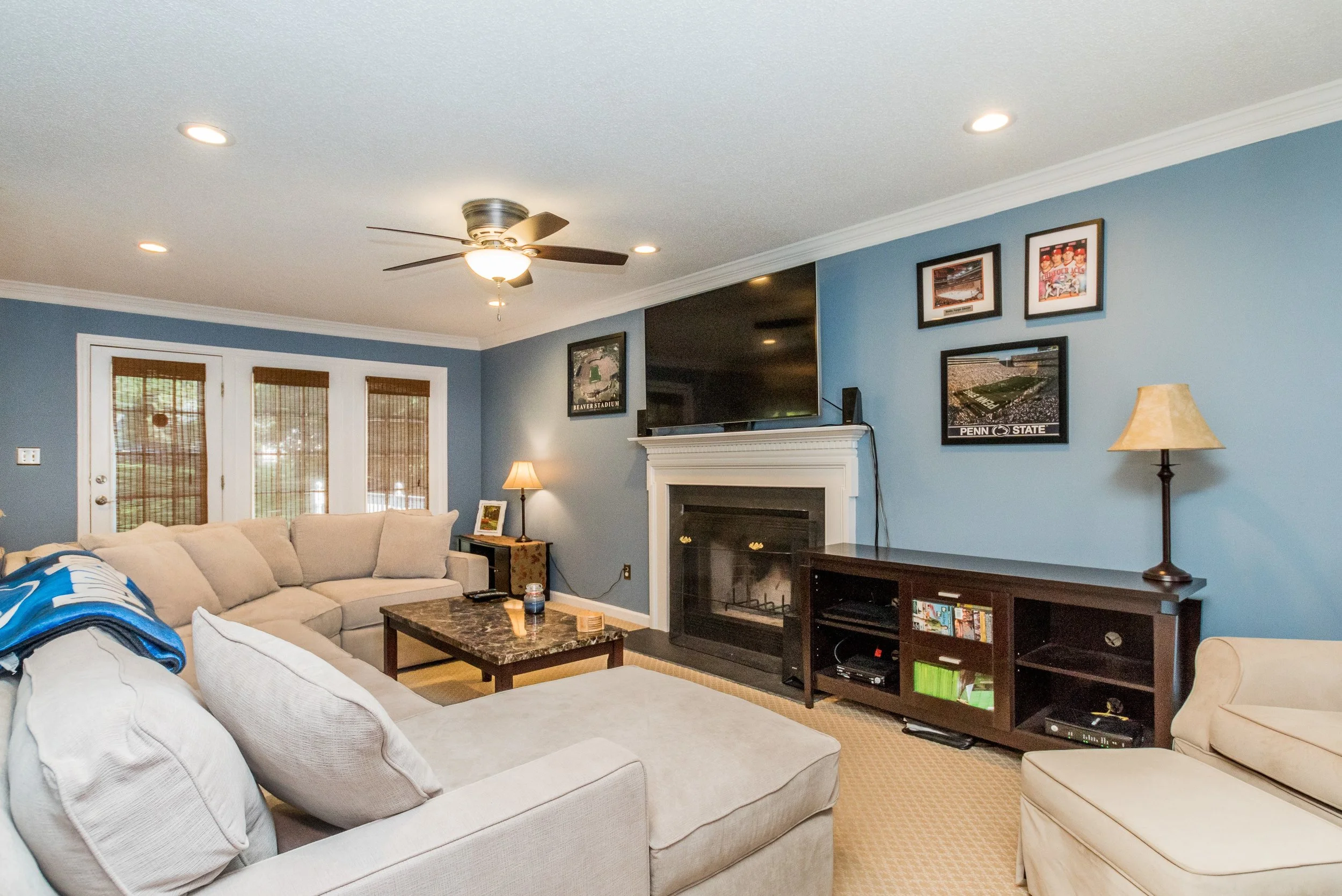 005_Family Room .jpg