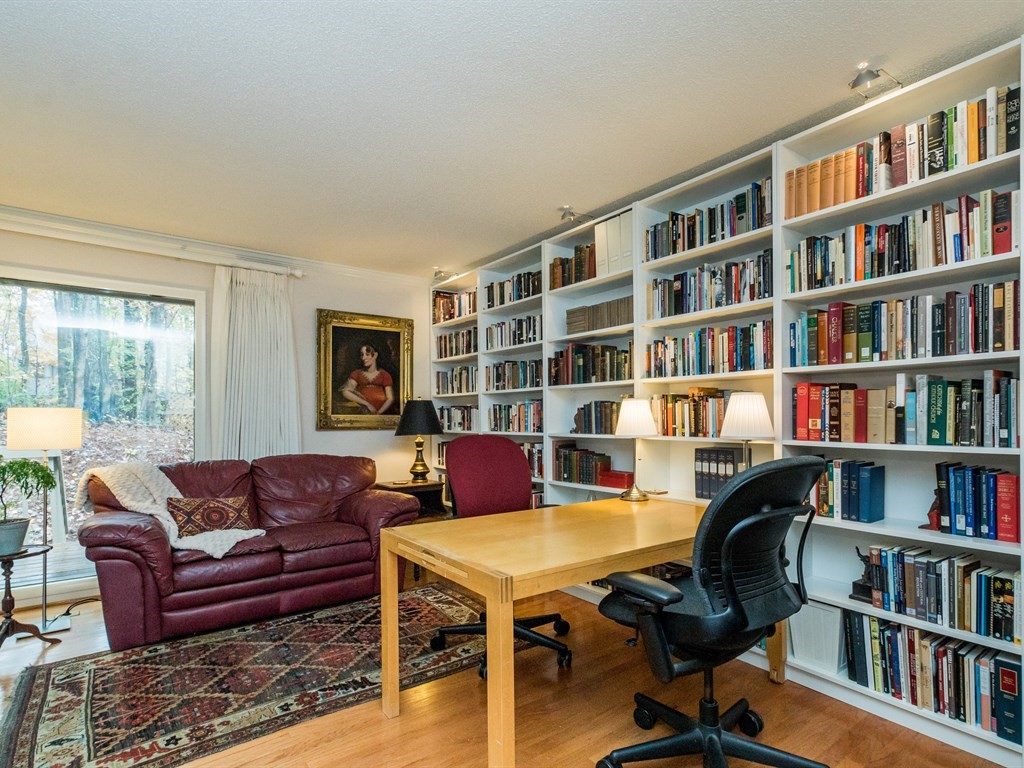 005_Living Room .jpg