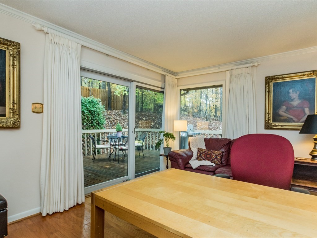 006_Living Room .jpg