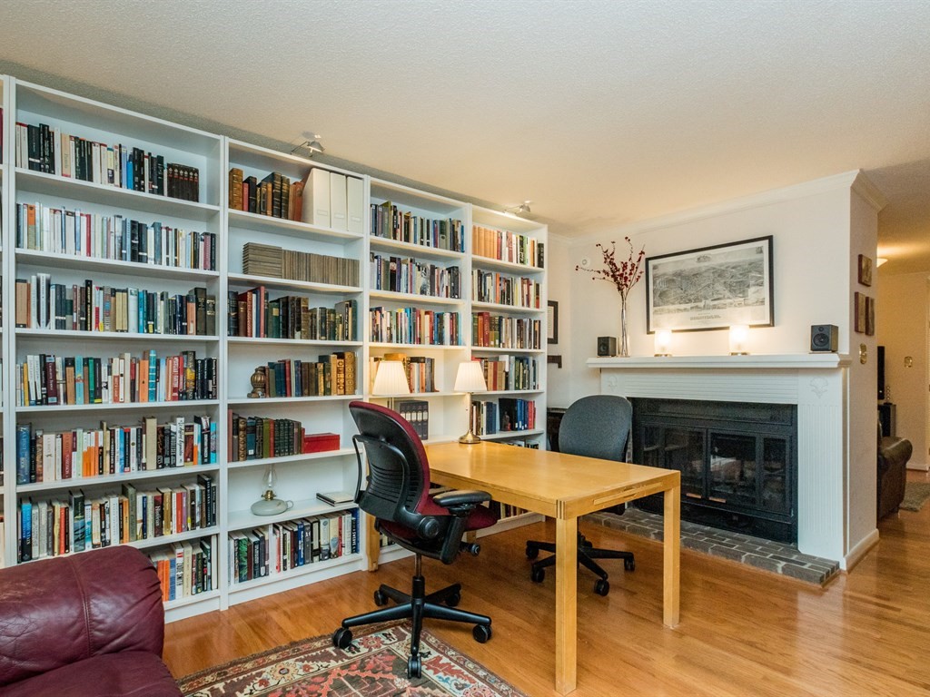 007_Living Room .jpg