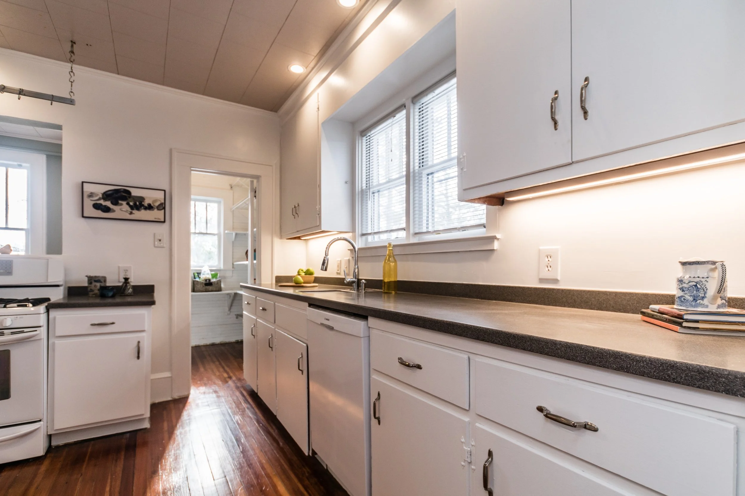008_Kitchen.jpg