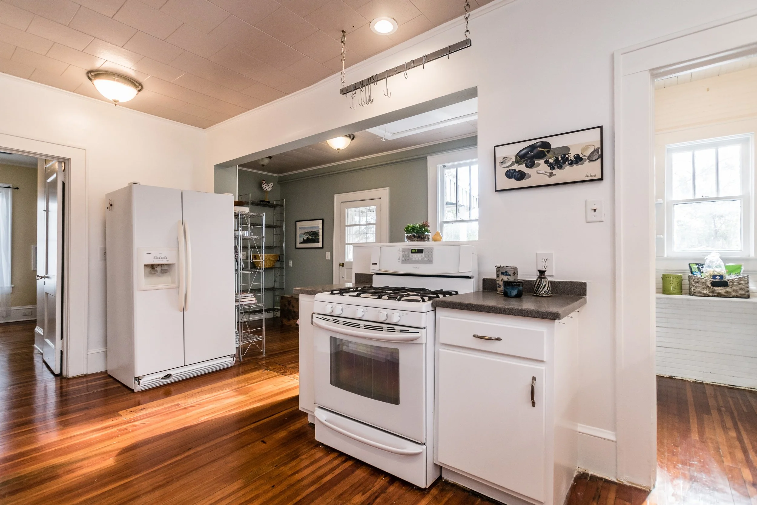 009_Kitchen.jpg