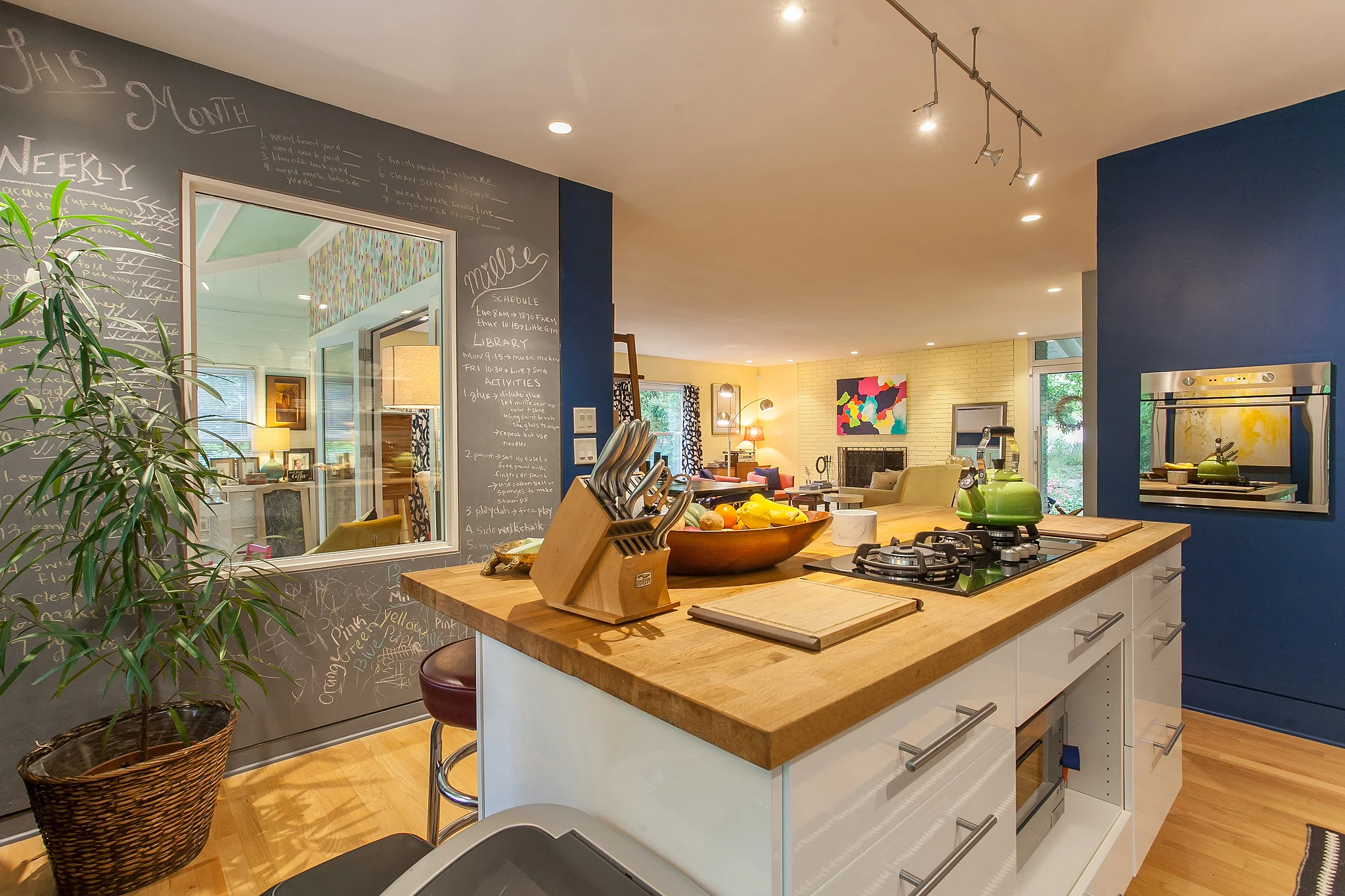Kitchen to FR.jpg