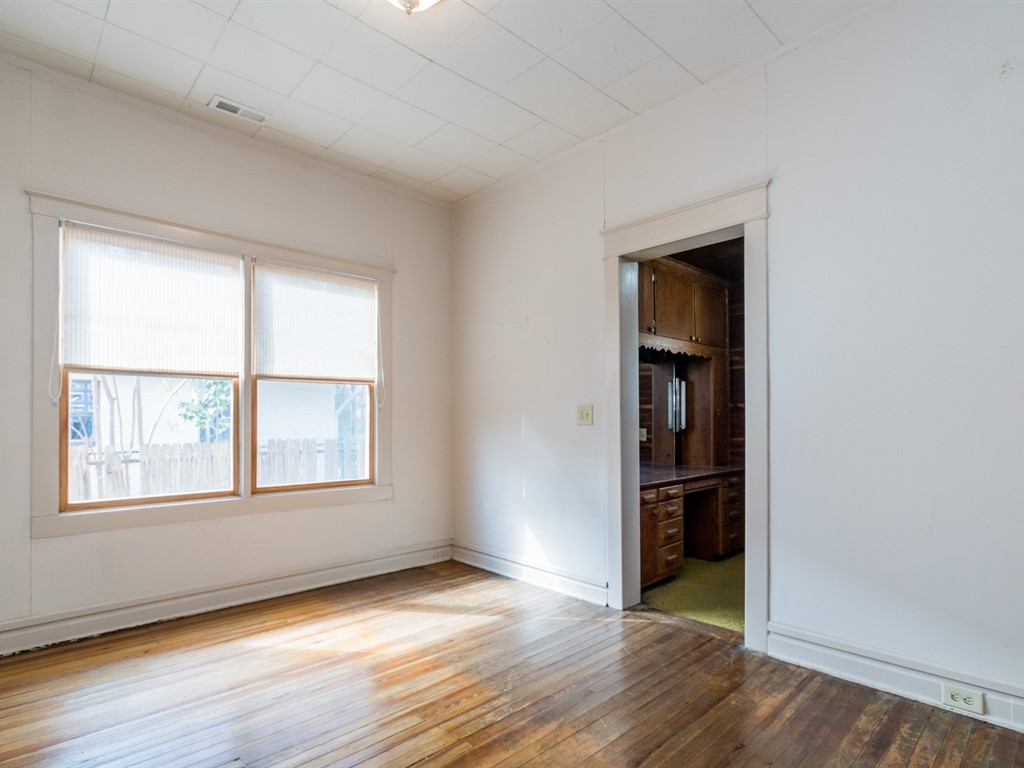 020_ Fourth Bedroom.jpg