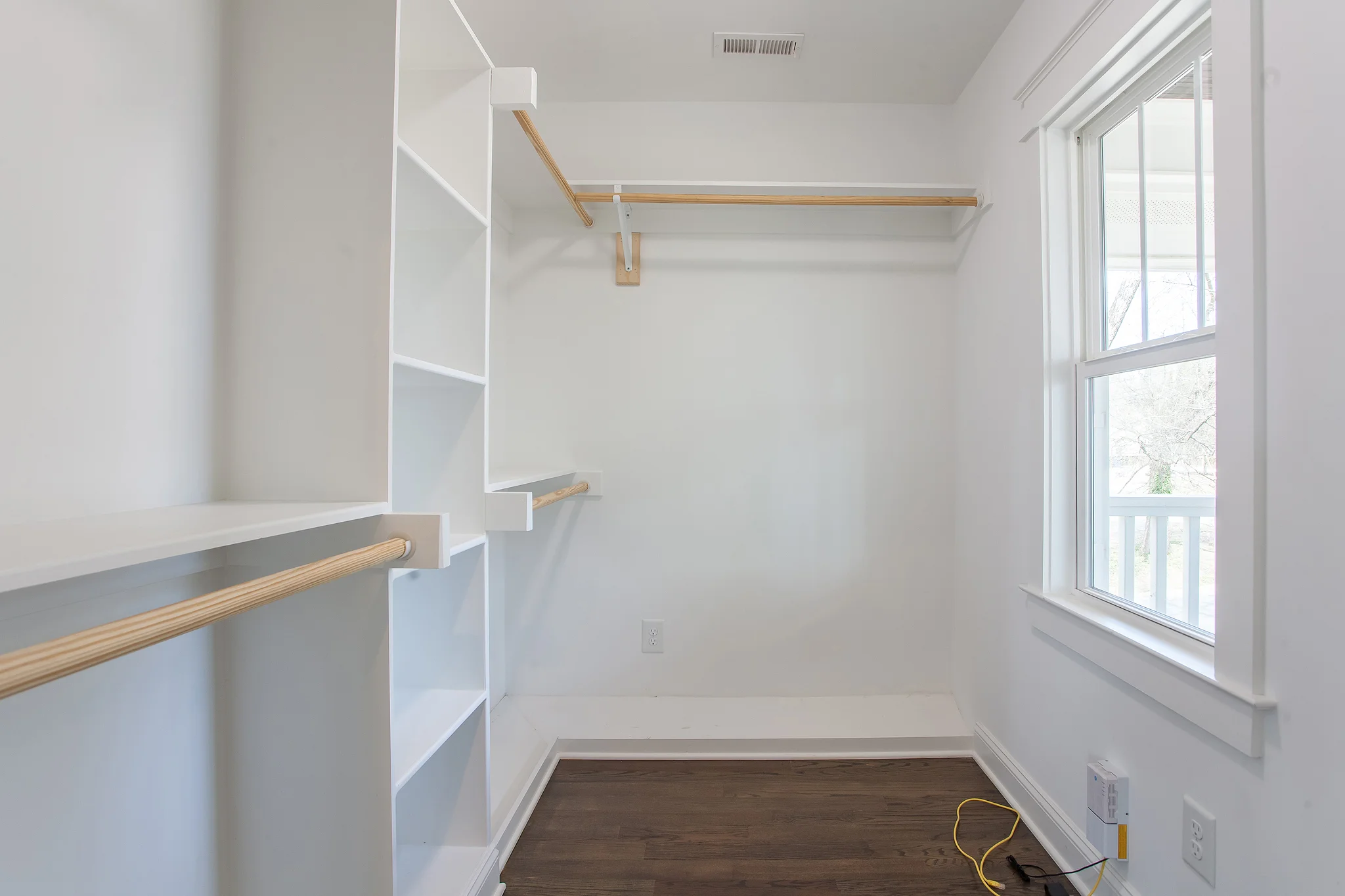 Walk In Closet.jpg