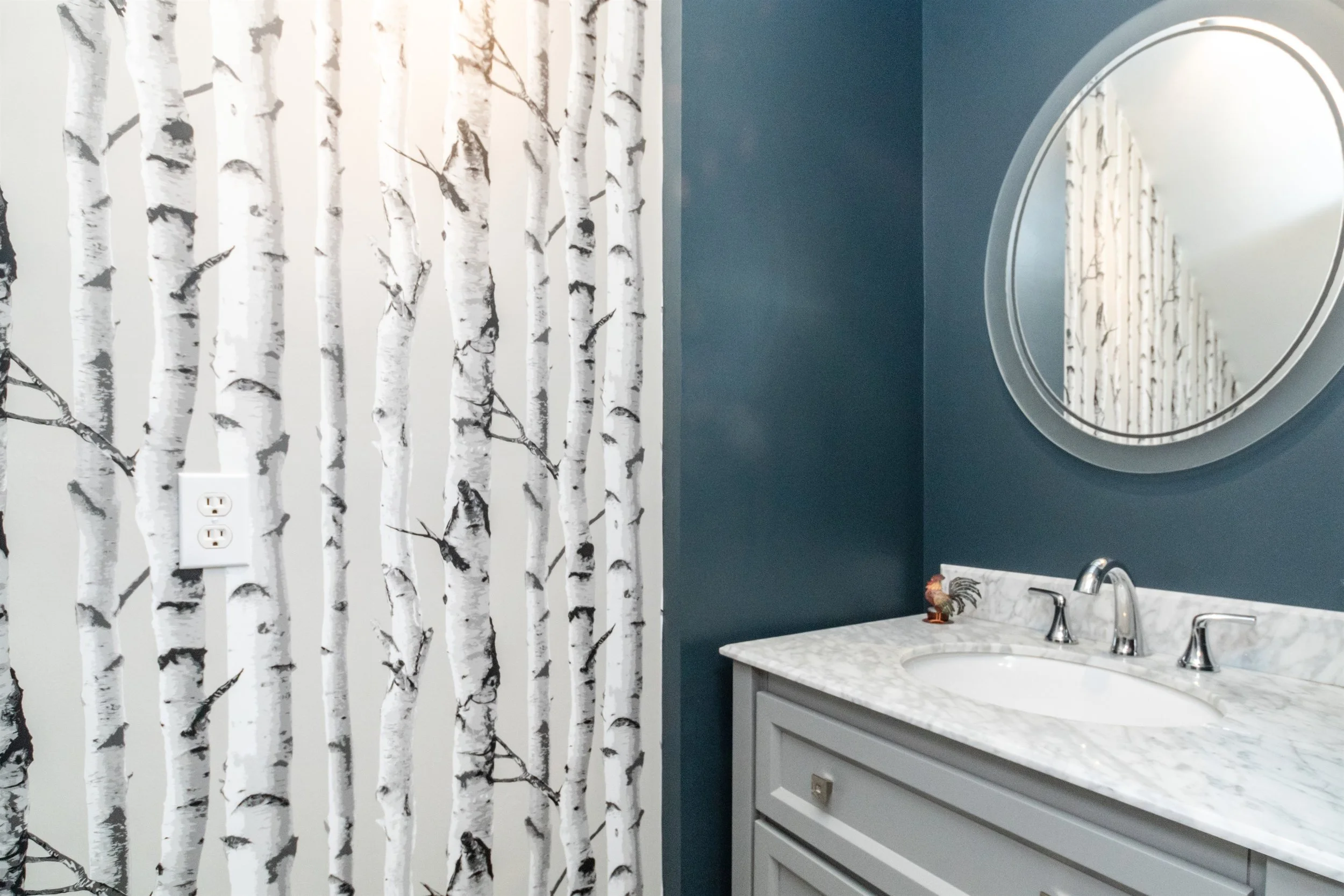 013_Hallway Half Bath.jpg
