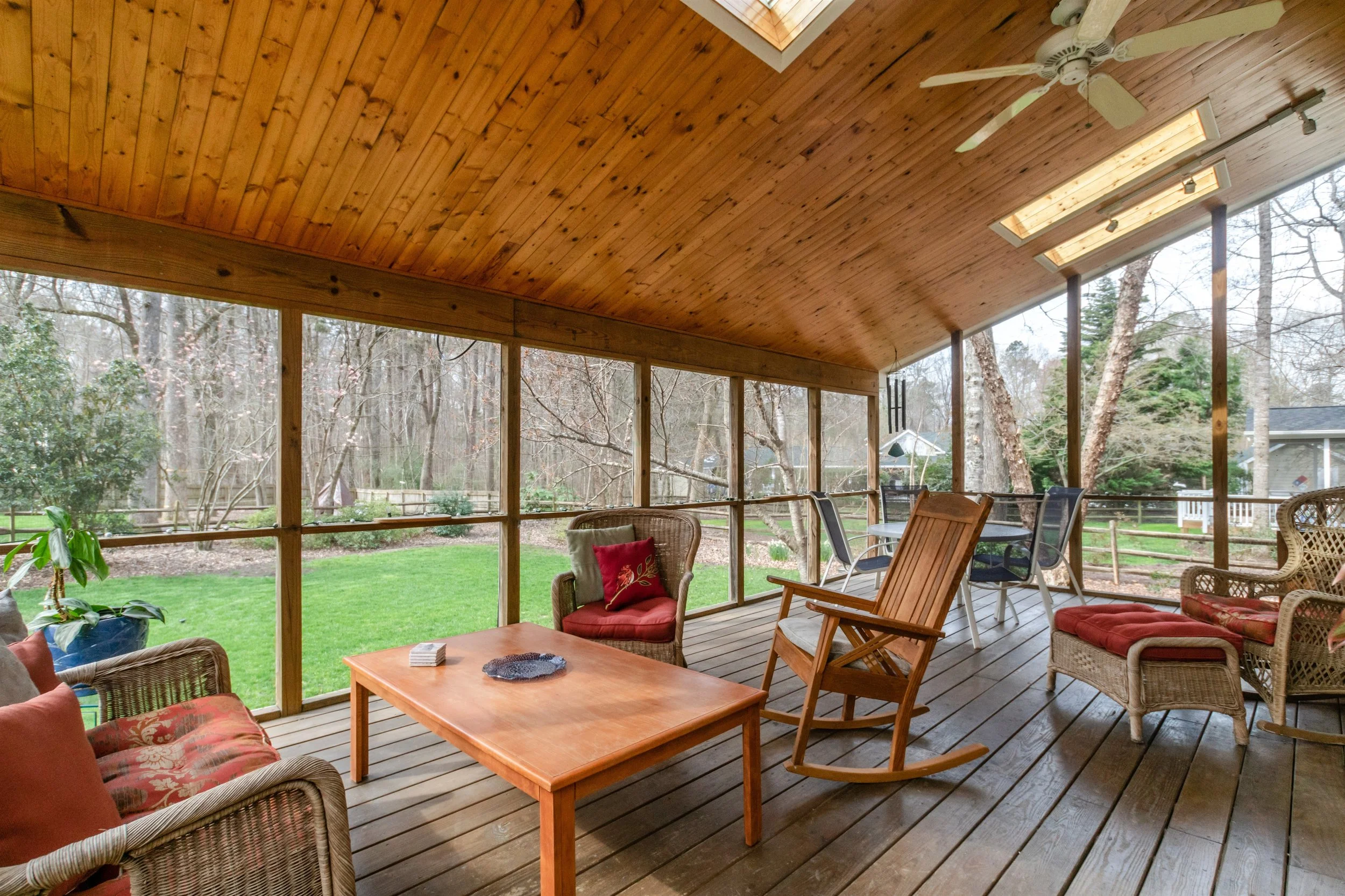021_Screened Porch.jpg