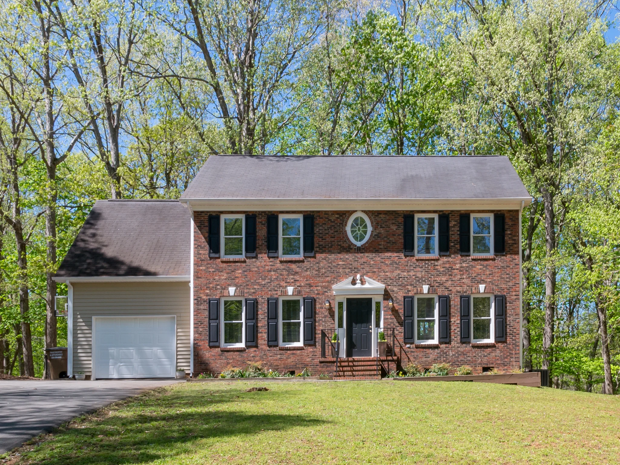 504 Calvert Ct.-2.jpg