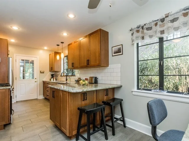 009_Kitchen.jpg