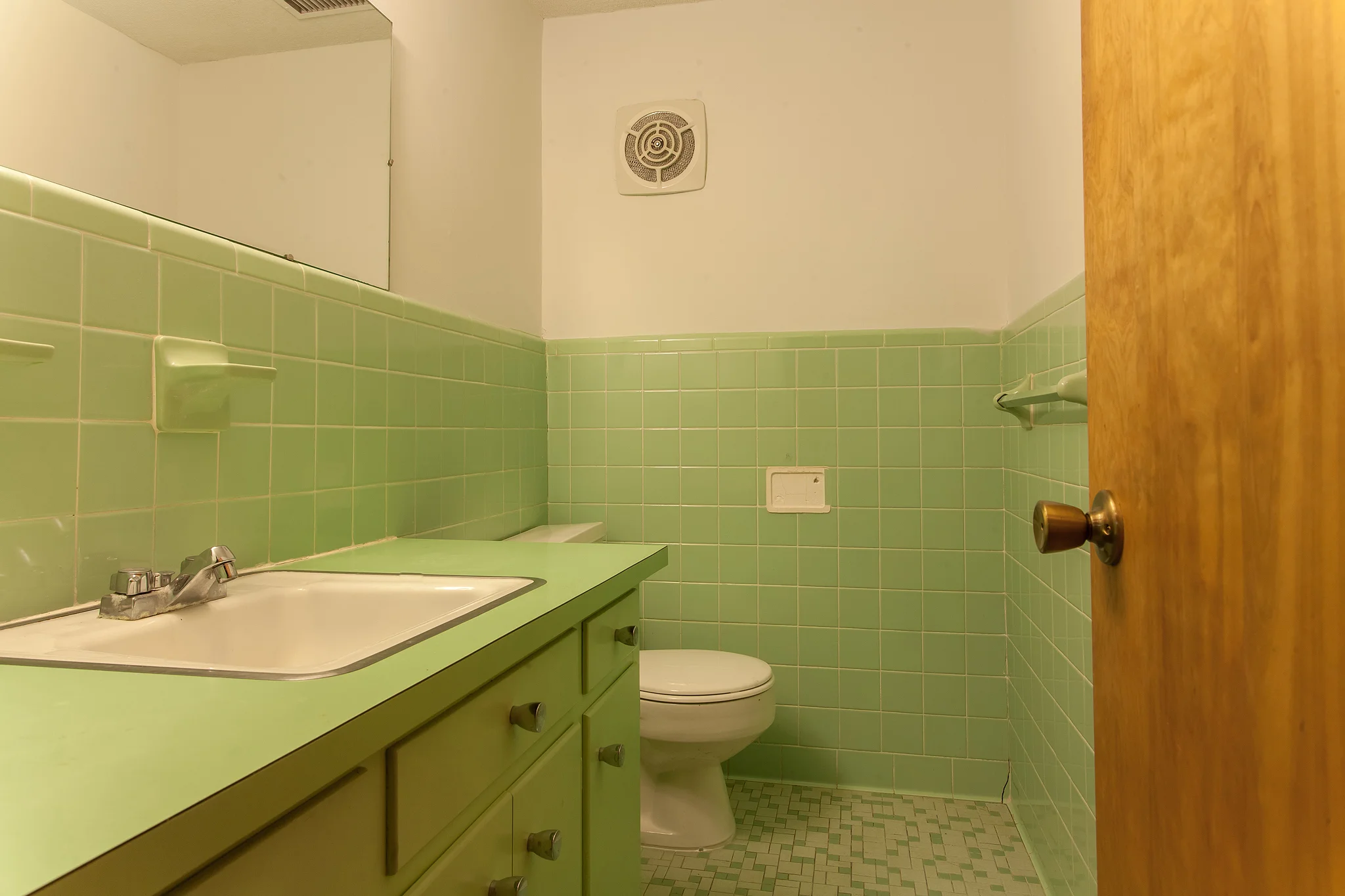 Lower Level Half Bath.jpg