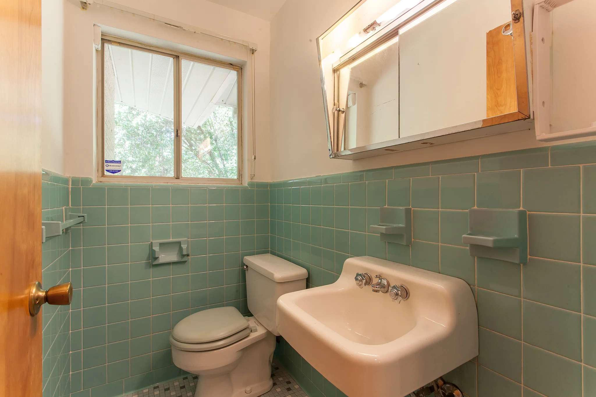 Main Floor Half Bath.jpg